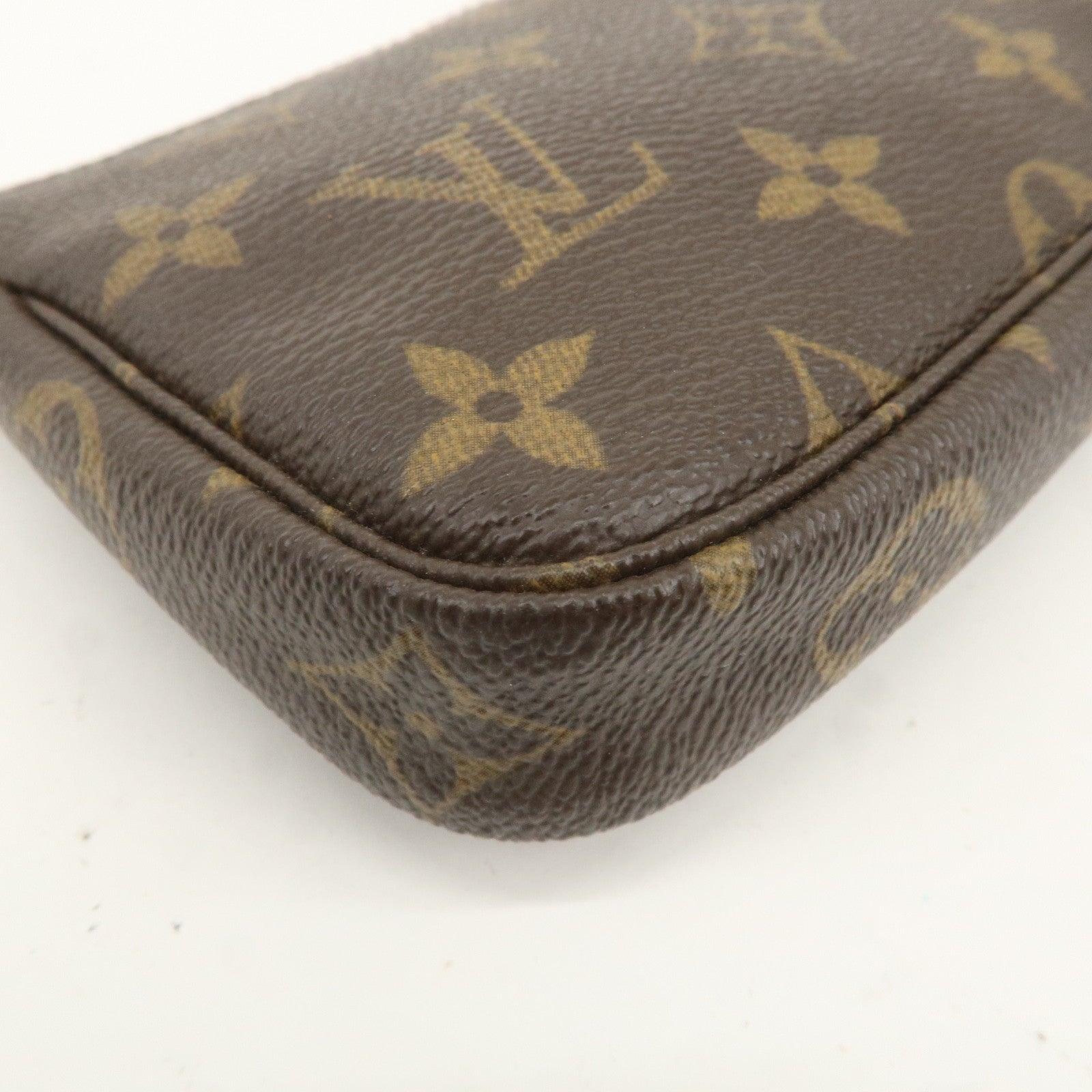 Louis Vuitton Monogram Mini Pochette Accessoires Pouch M58009