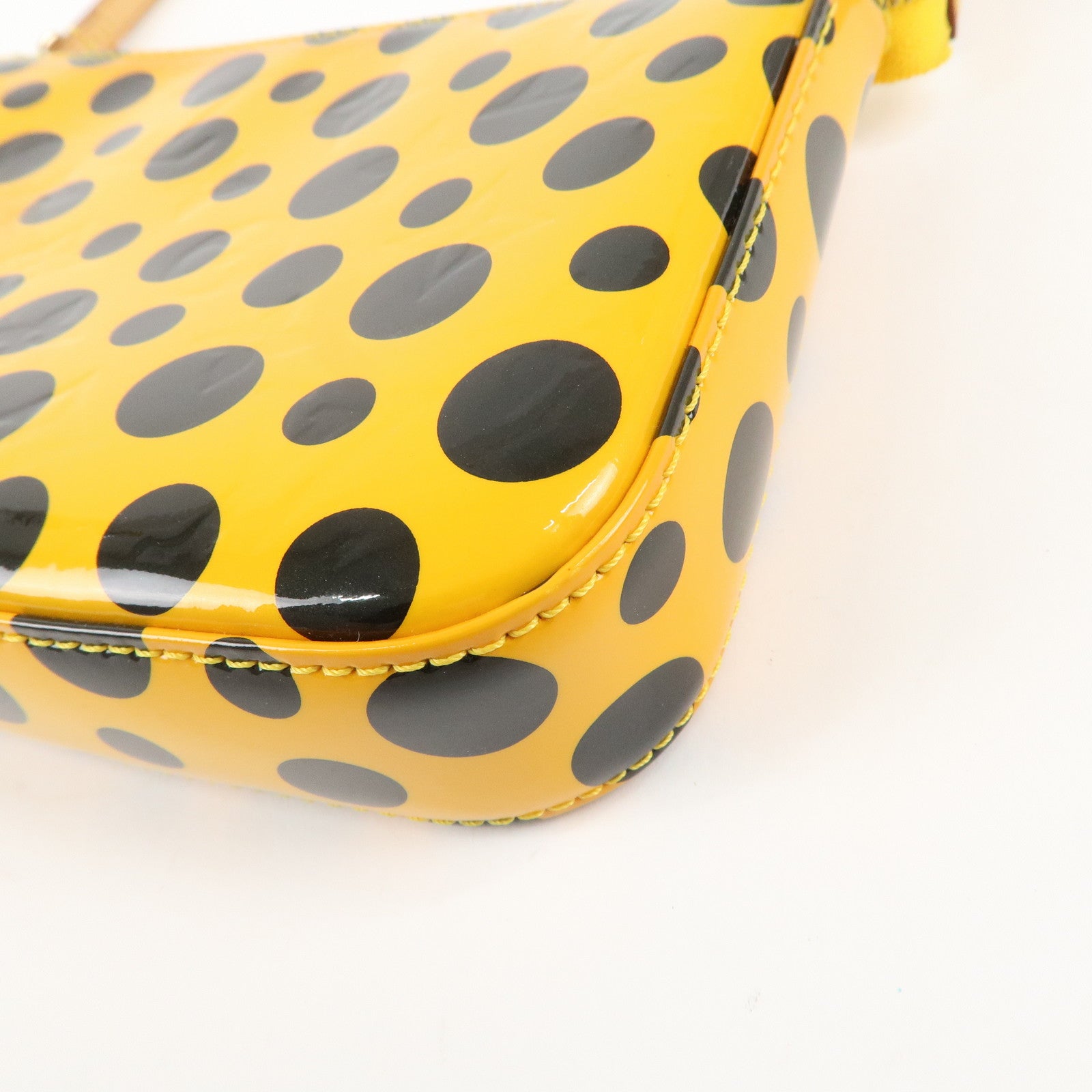 Louis Vuitton Vernis Pochette Accessoires Yayoi Kusama Dot M91426