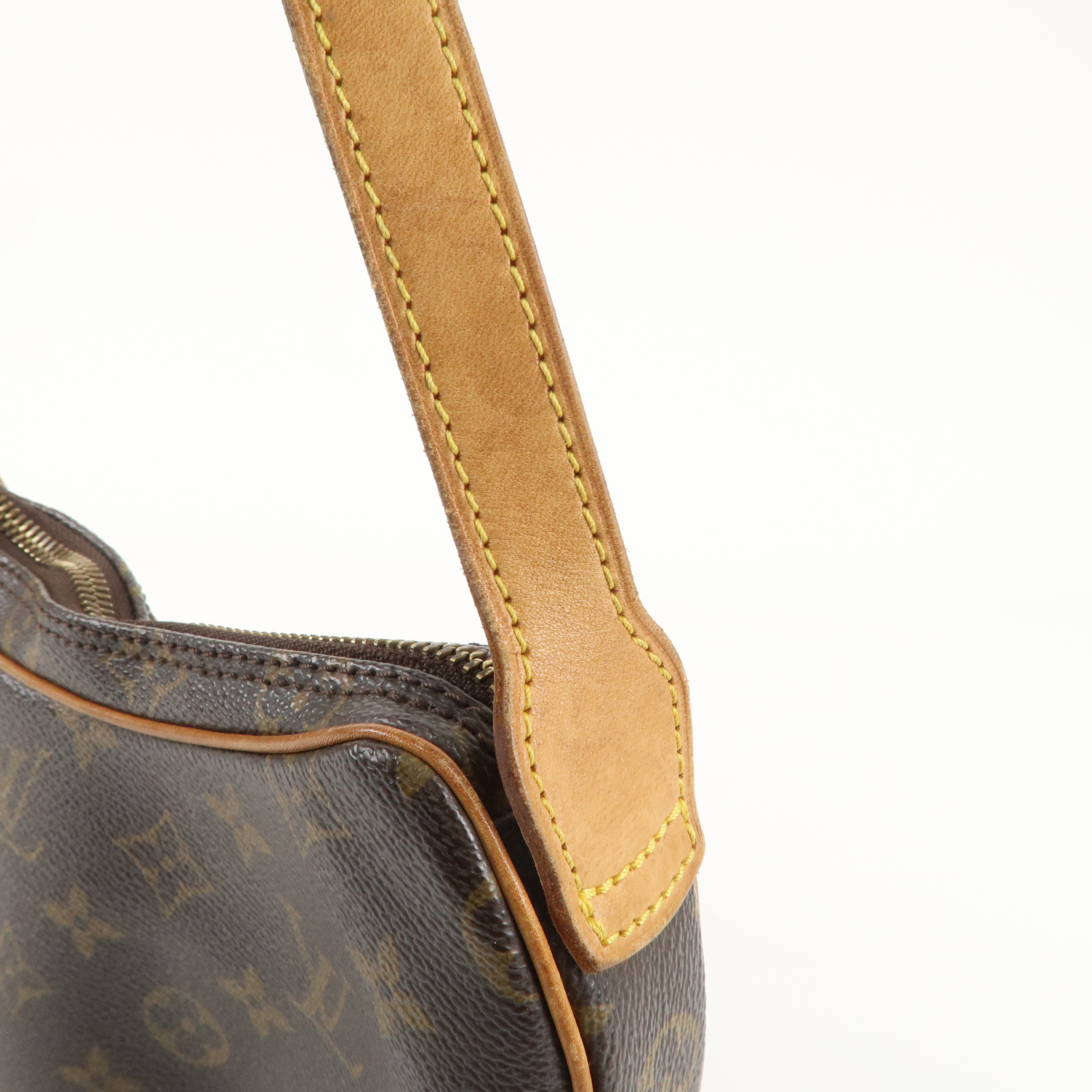 Louis Vuitton Monogram Pochette Croissant Shoulder Bag M51510