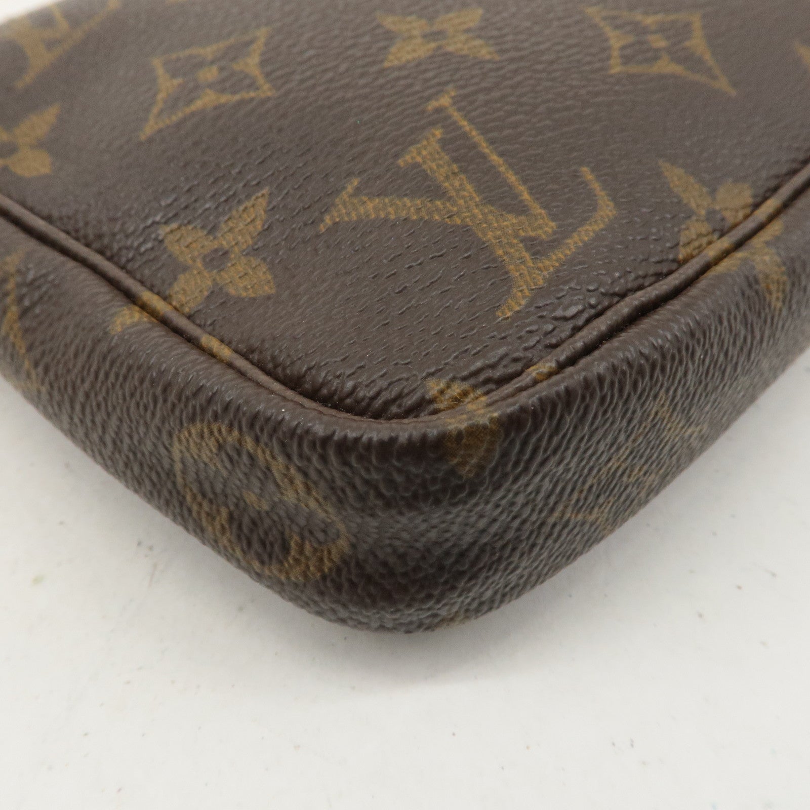 Louis Vuitton Monogram Pochette Accessoires Pouch M51980