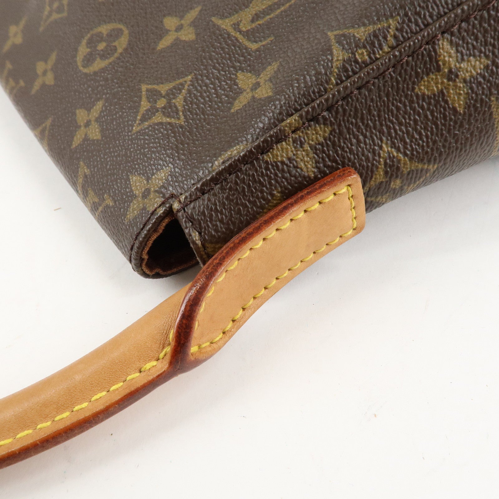 Louis Vuitton Monogram Mini Looping Shoulder Bag Hand Bag M51147