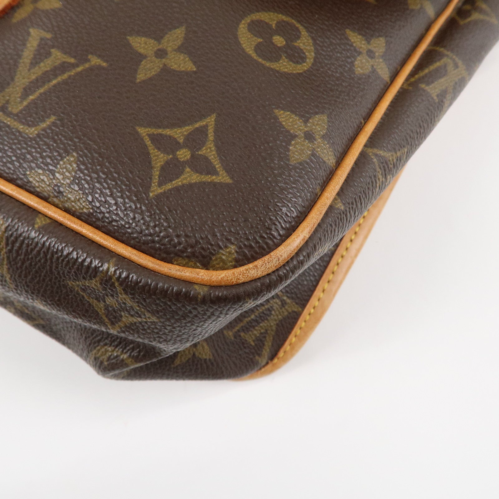 Louis Vuitton Monogram Gibeciere GM Shoulder Bag M42246