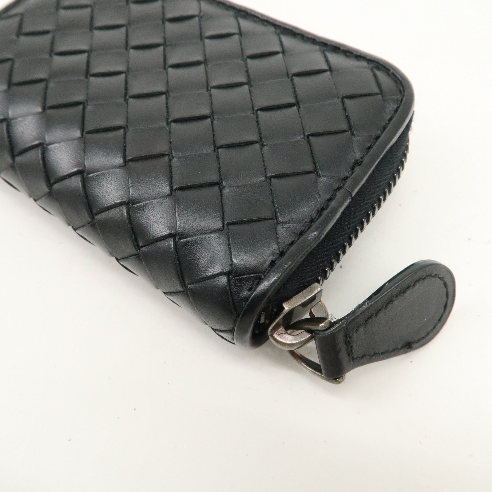 BOTTEGA VENETA Intrecciato Leather Zip Round Coin Case Black