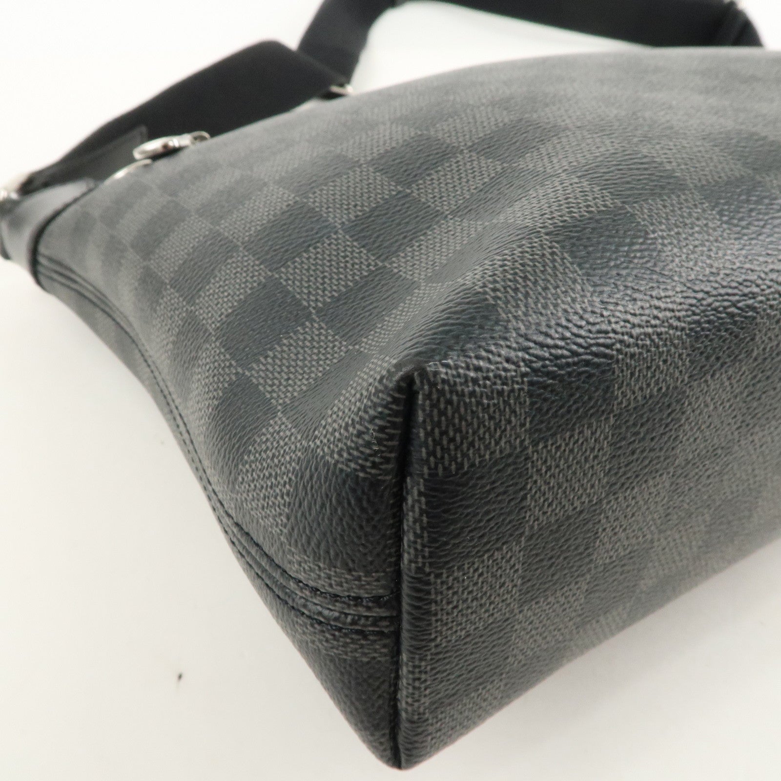 Louis Vuitton Damier Graphite Mick PM Shoulder Bag N40003