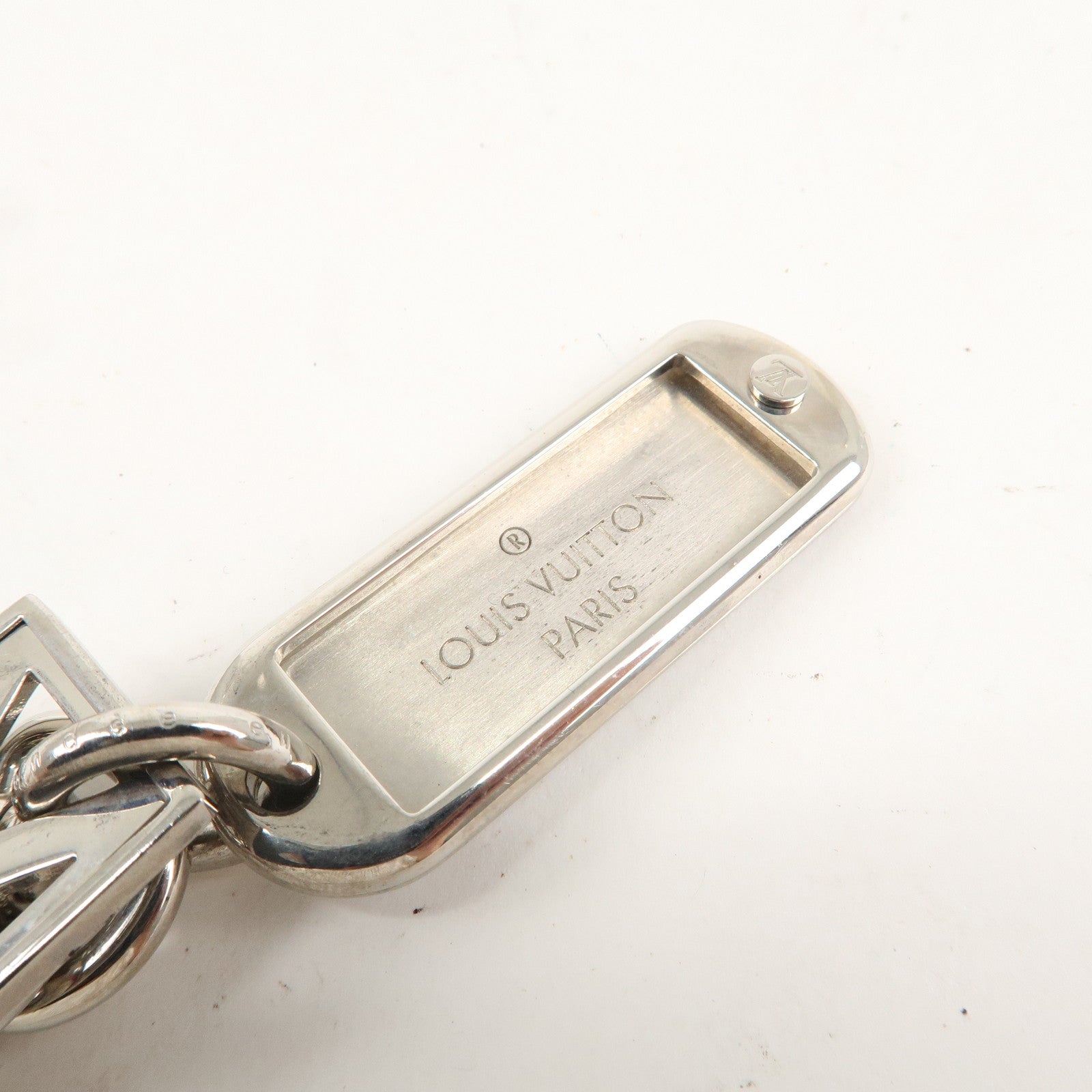 LOUIS VUITTON Porte Cles Chenne V Square Bag Charm SIlver M61994