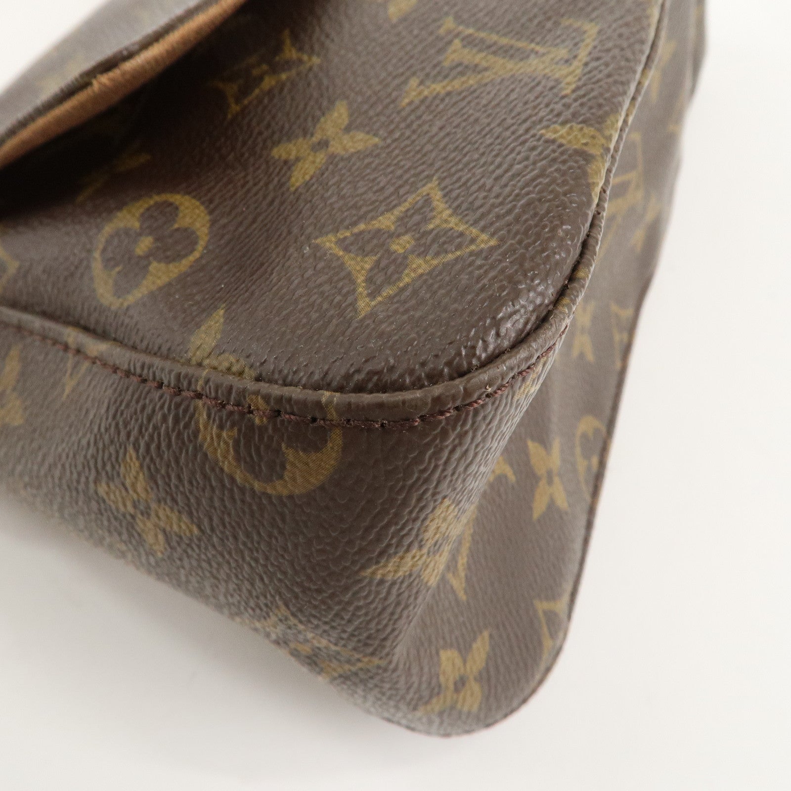 Louis Vuitton Monogram Mini Looping Shoulder Bag Hand Bag M51147