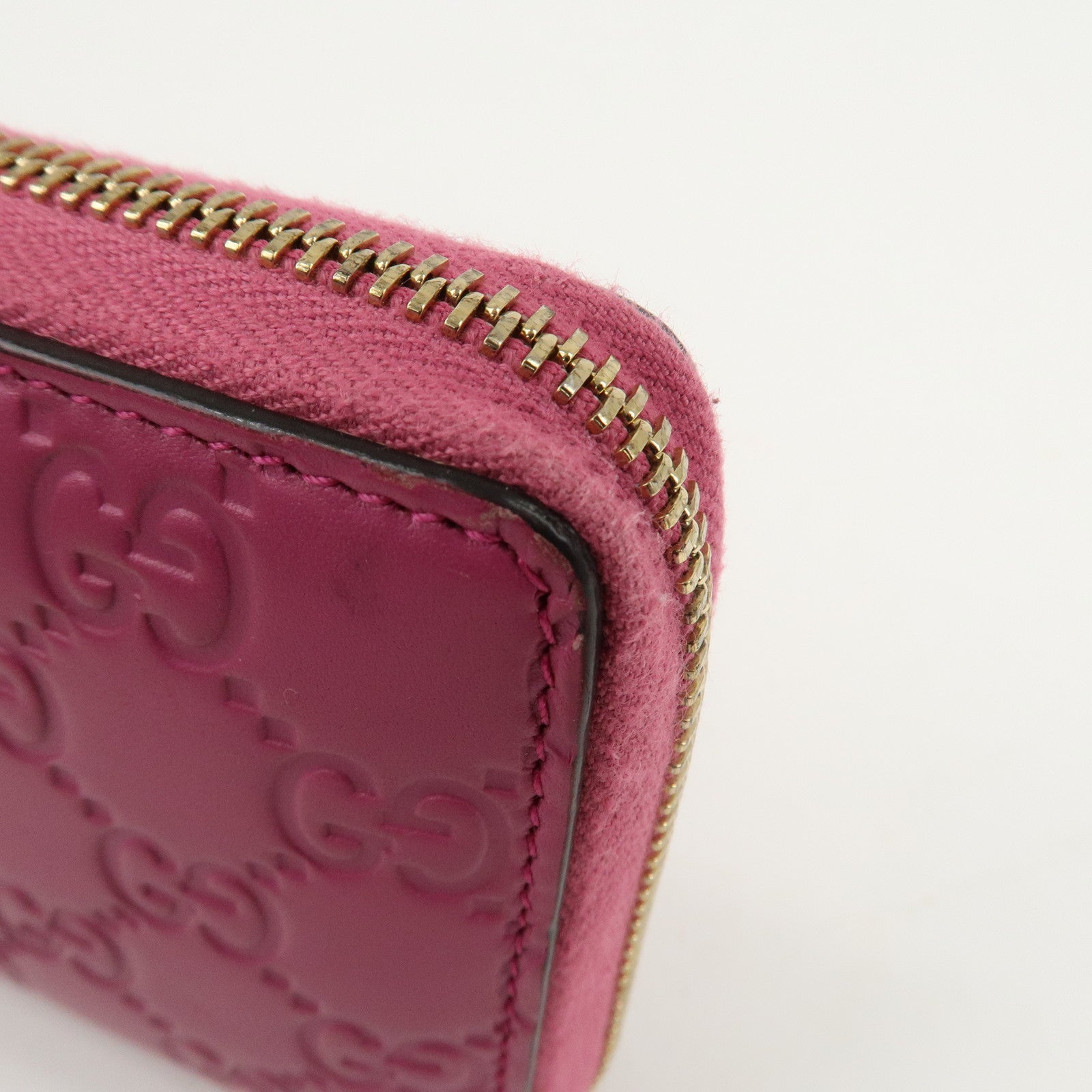 GUCCI Guccissima Interlocking G Round Zipper Wallet Ribbon 388680