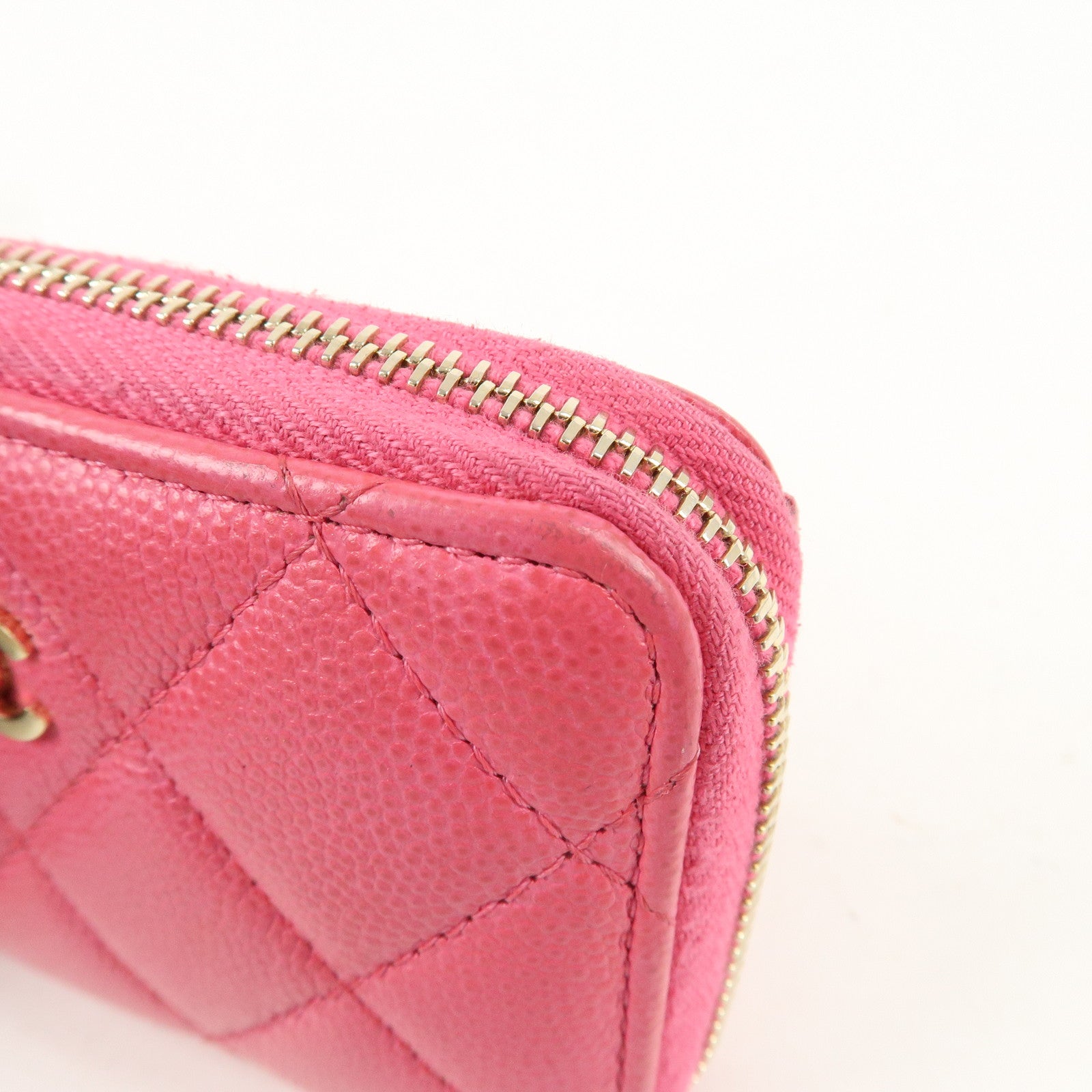 CHANEL Matelasse Caviar Skin Round Zippy Coin Case Pink A84511