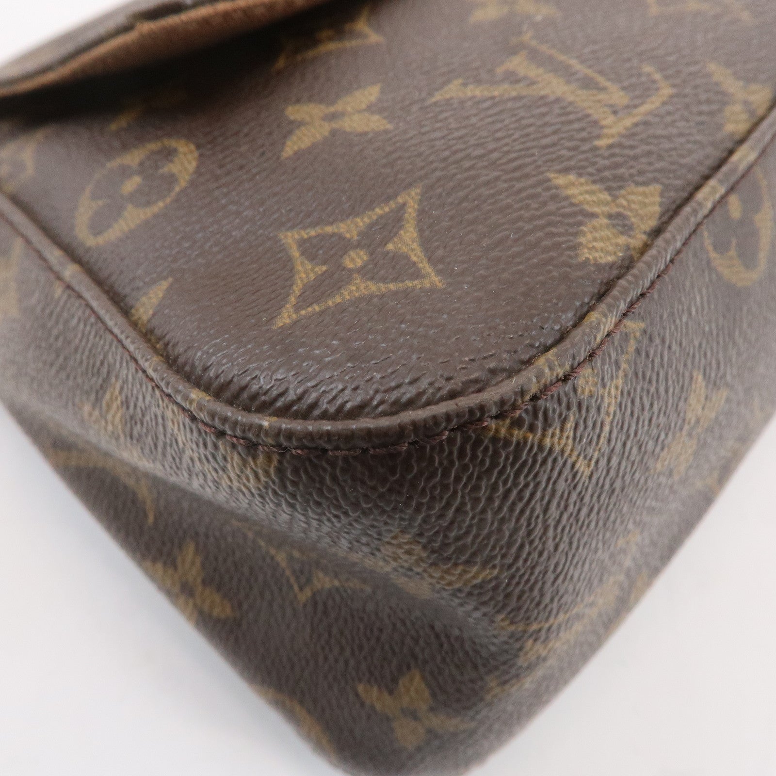 Louis Vuitton Monogram Mini Looping Shoulder Bag Hand Bag M51147