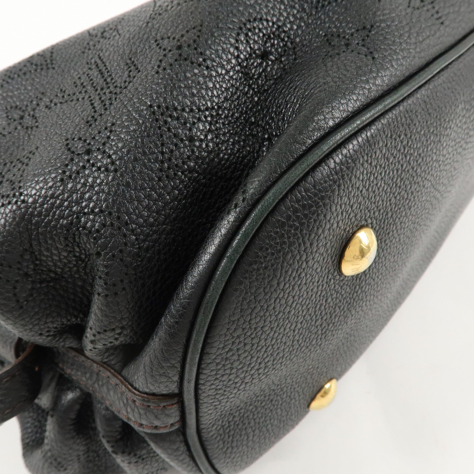 Louis Vuitton Monogram Mahina Size L Shoulder Bag Noir M95765