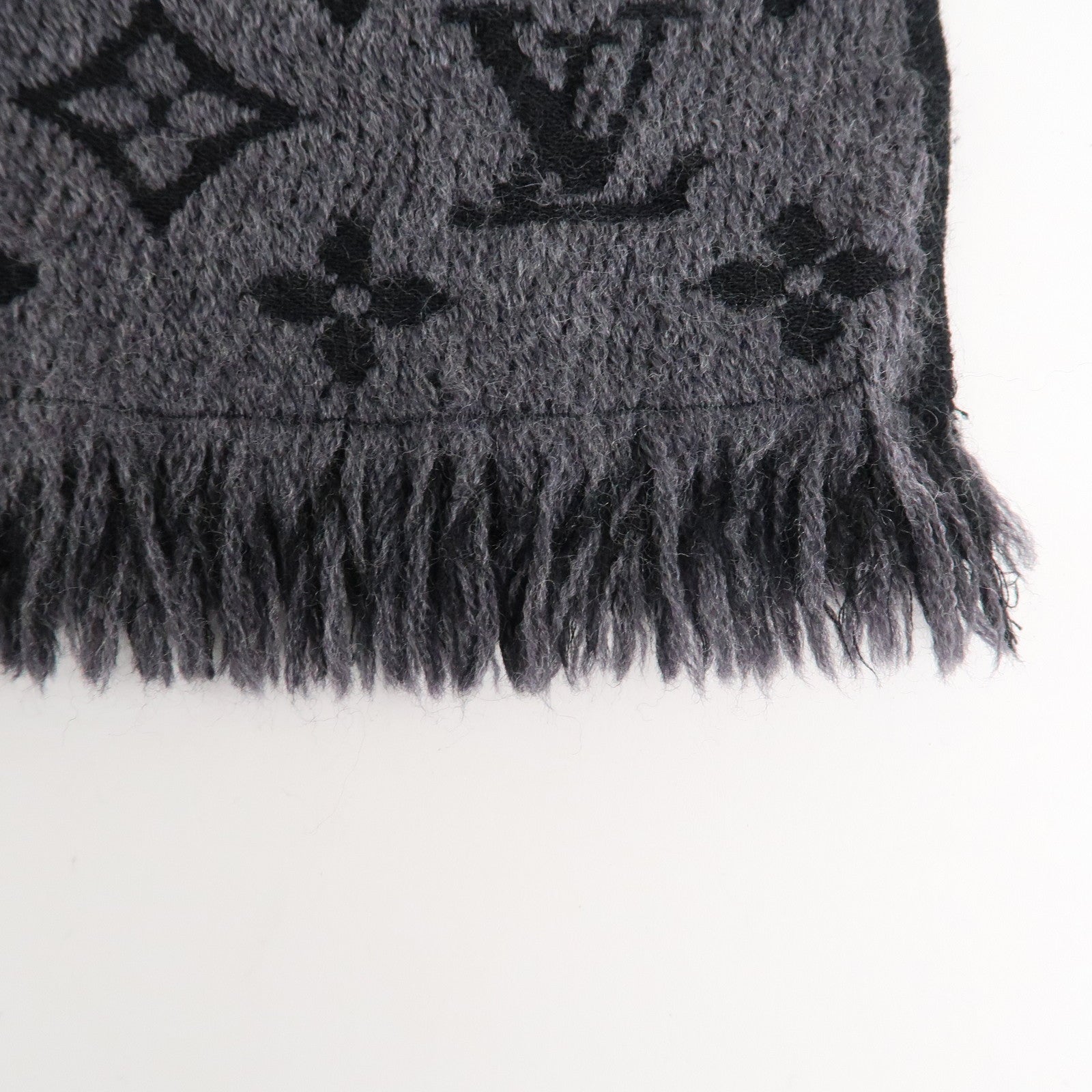 Louis Vuitton Monogram Echarpe Classic 100% Wool Knit Scarf M78526 Used