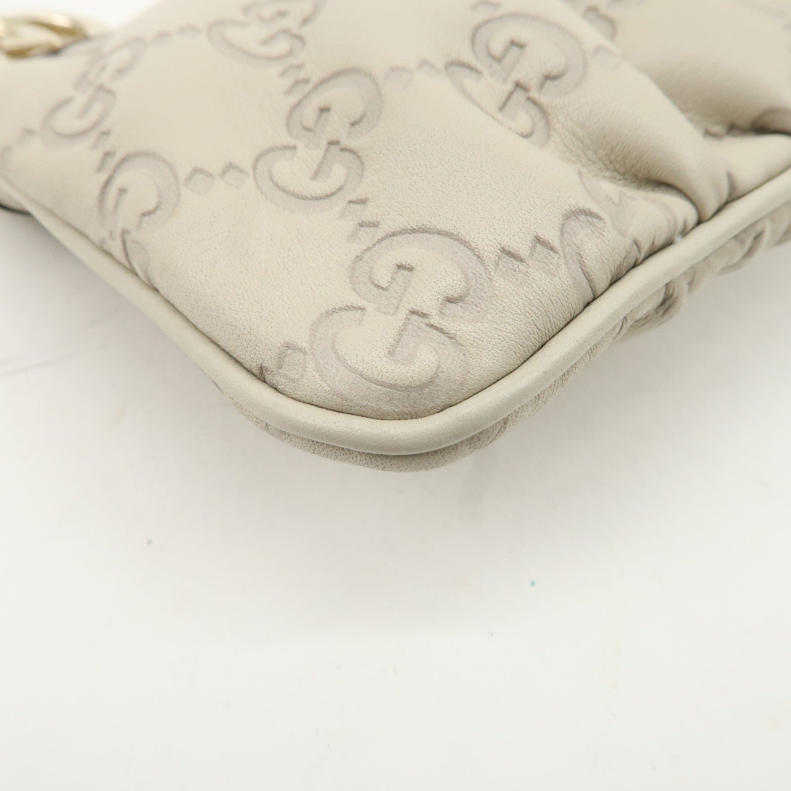 GUCCI Guccissima Guccissima Leather Pouch Ivory 212203 Used