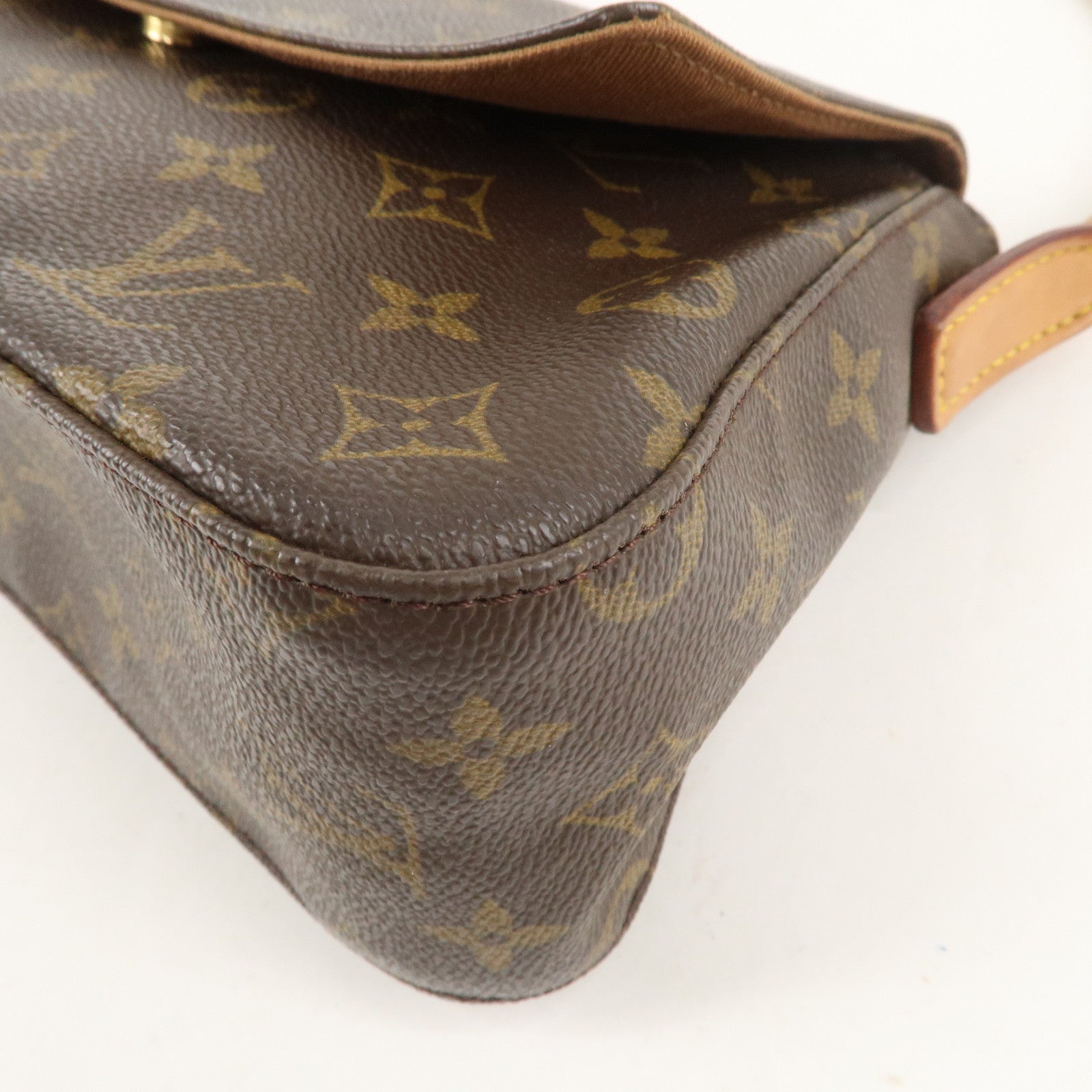 Louis Vuitton Monogram Mini Looping Shoulder Bag Hand Bag M51147