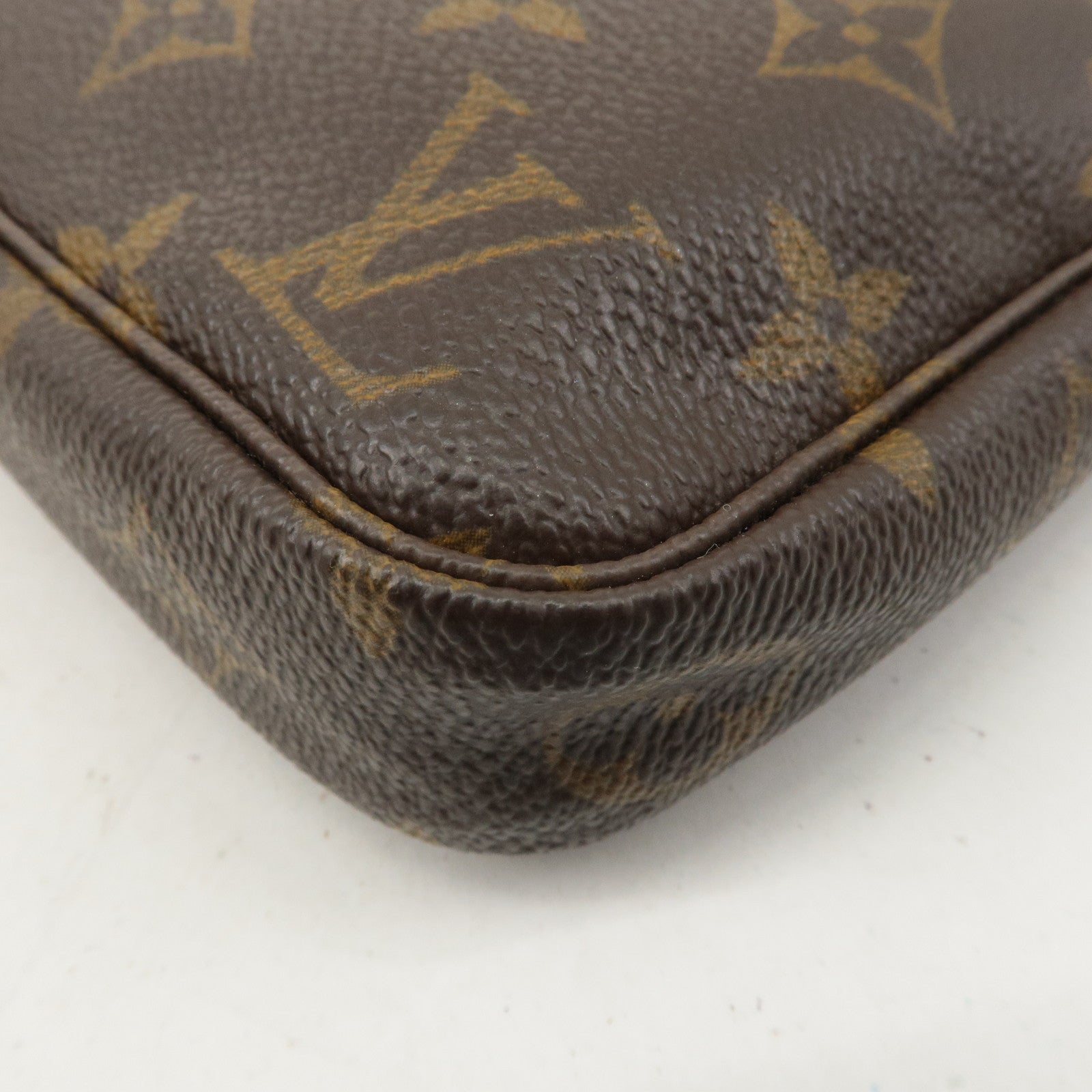 Louis Vuitton Monogram Pochette Accessoires Pouch M51980