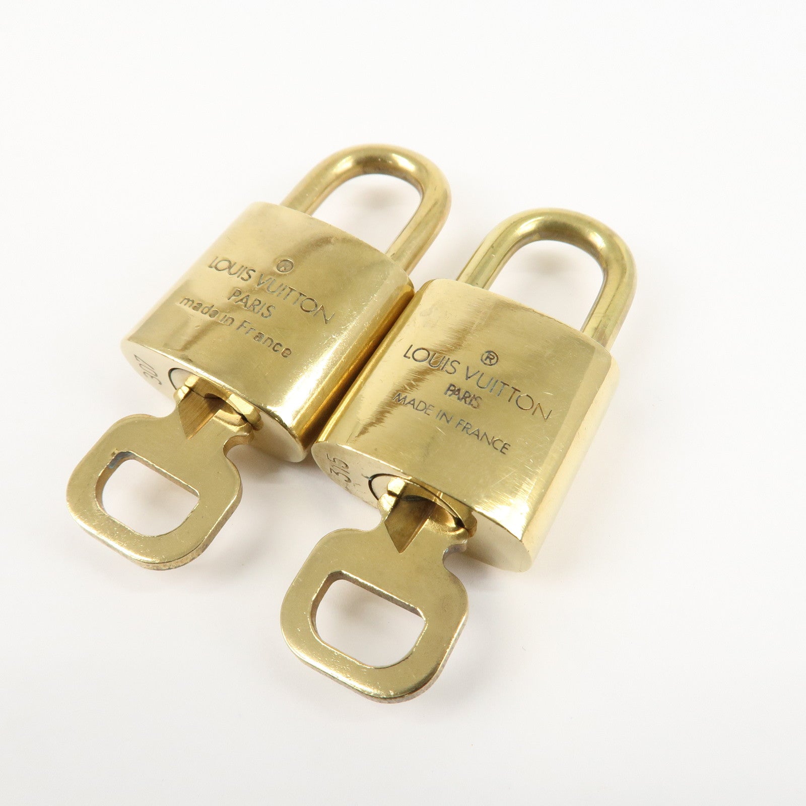 Louis Vuitton Set of 10 Lock 
Key Cadena Key Lock Metal Gold Used