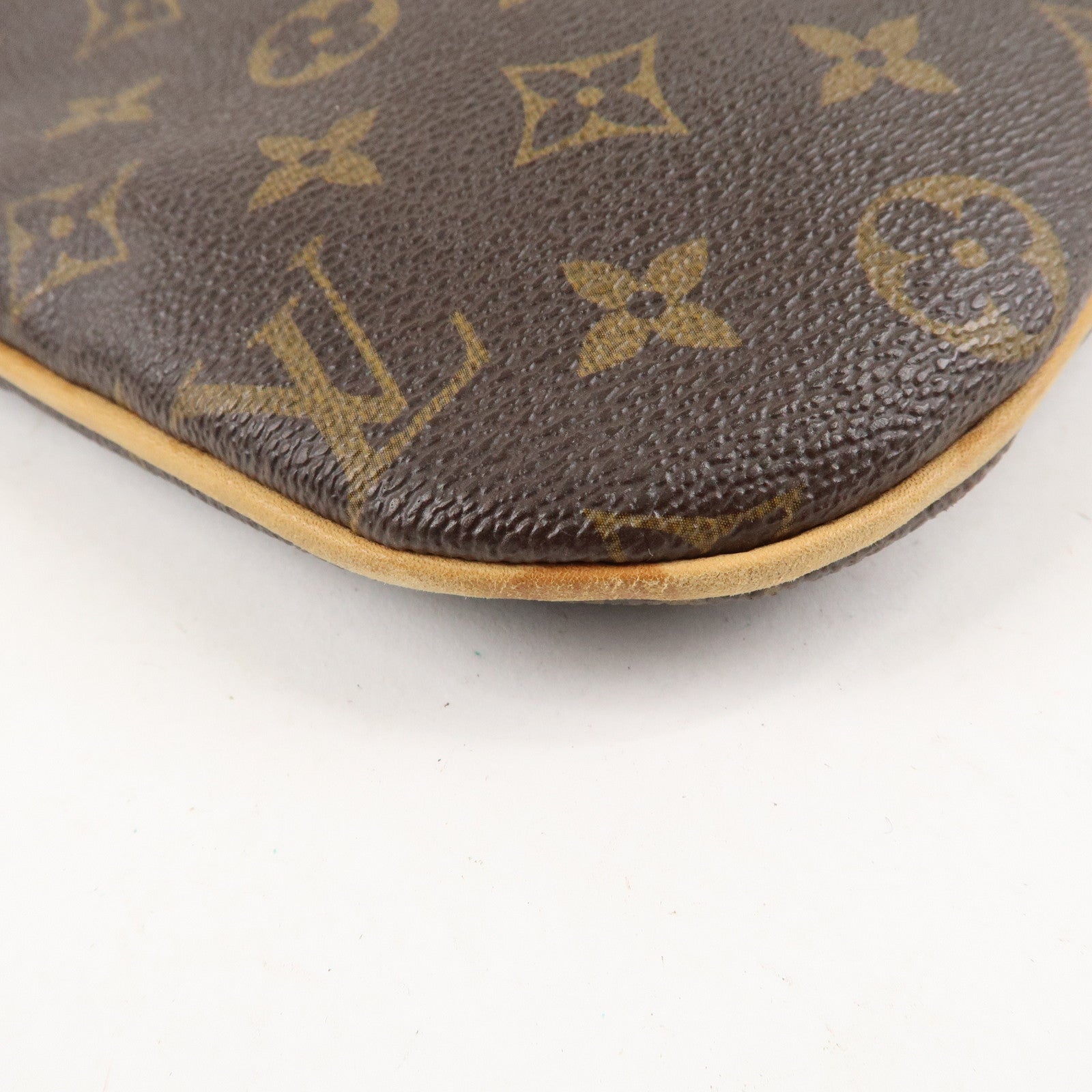 Louis Vuitton Monogram Pochette Bosphore Shoulder Bag M40044