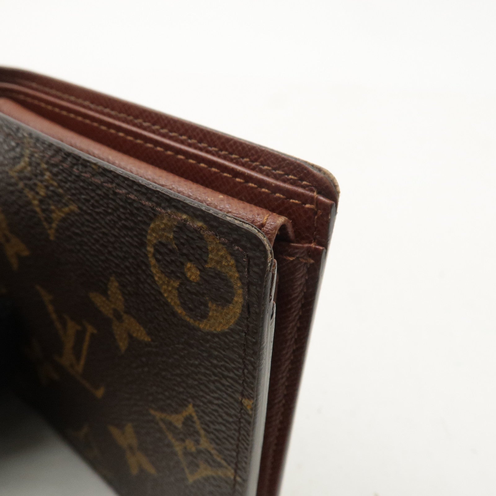 Louis Vuitton Monogram Portefeuille Marco Bi-fold Wallet M61675