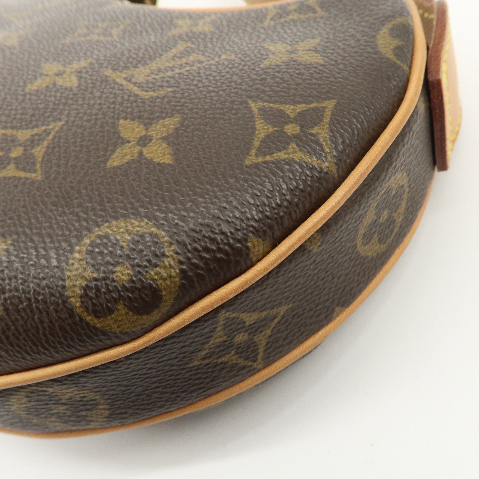 Louis Vuitton Monogram Pochette Croissant Shoulder Bag M51510