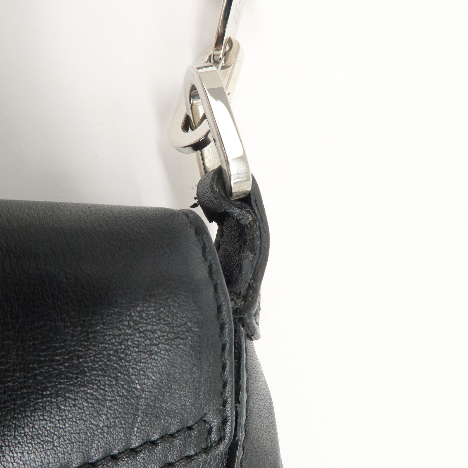 GUCCI Leather Chain Shoulder Bag 007.2033.1705 Black Used