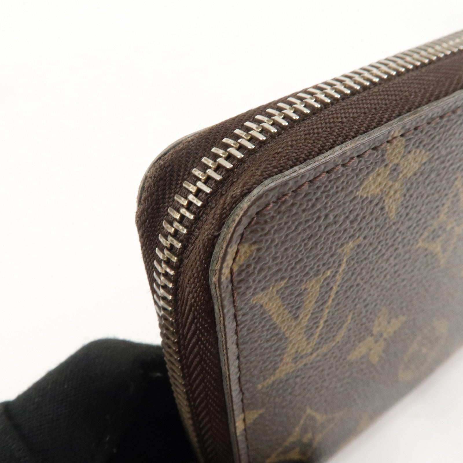 Louis Vuitton Monogram Zippy Wallet Zip Around Long Wallet M60017