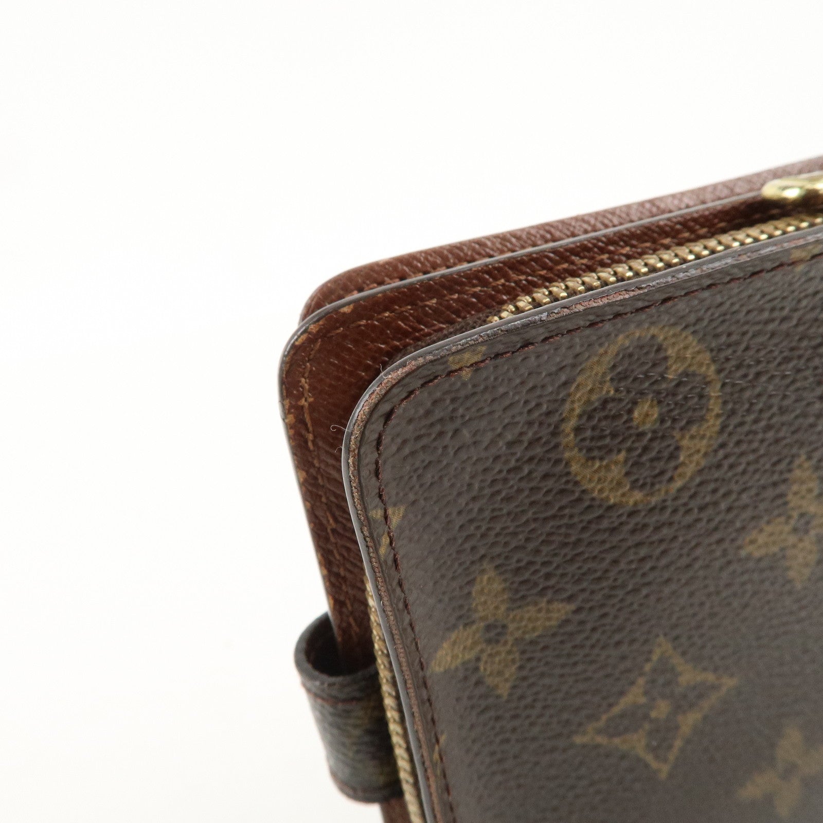 Louis Vuitton Monogram Compact Zip Small Wallet M61667