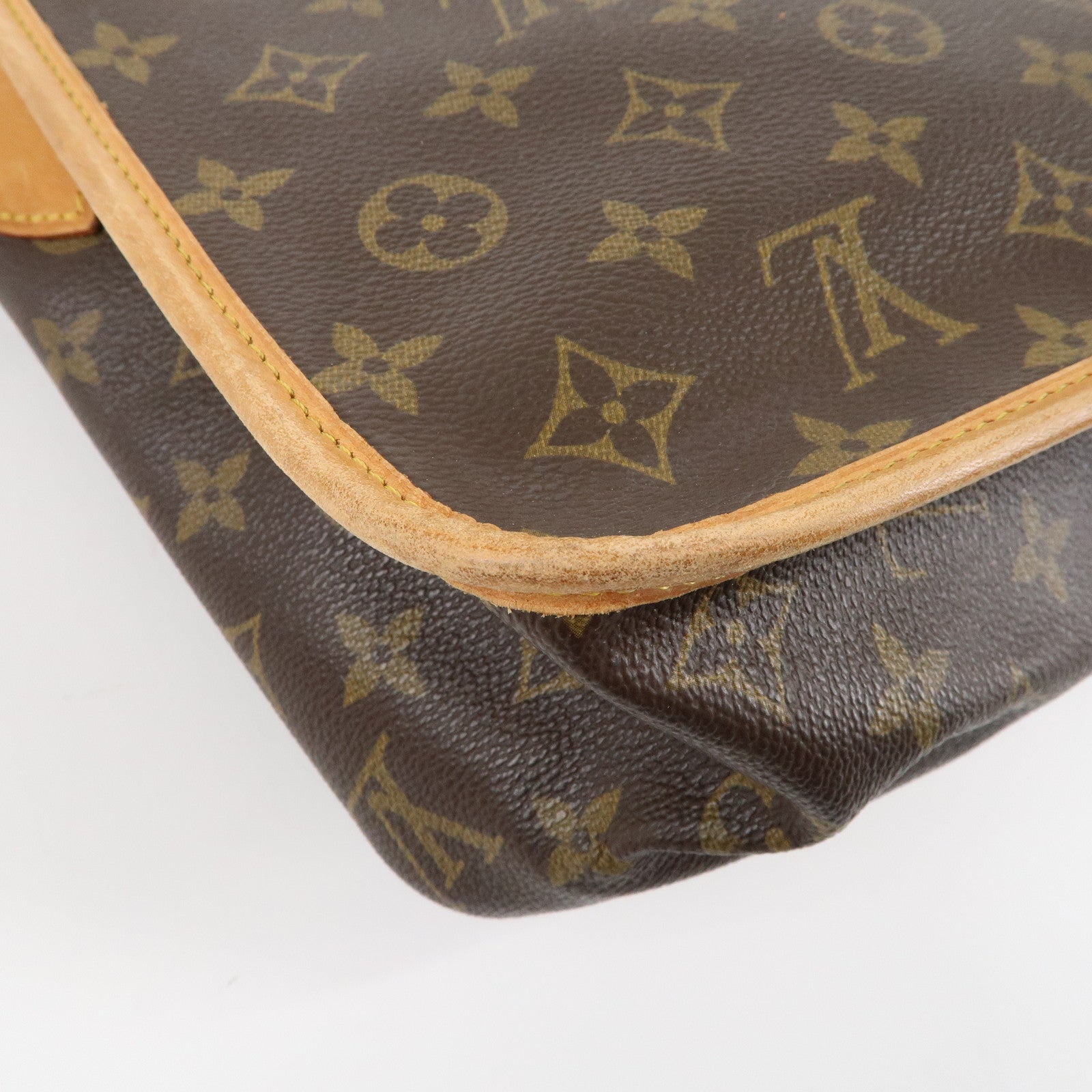 Louis Vuitton Monogram Gibeciere GM Shoulder Bag M42246