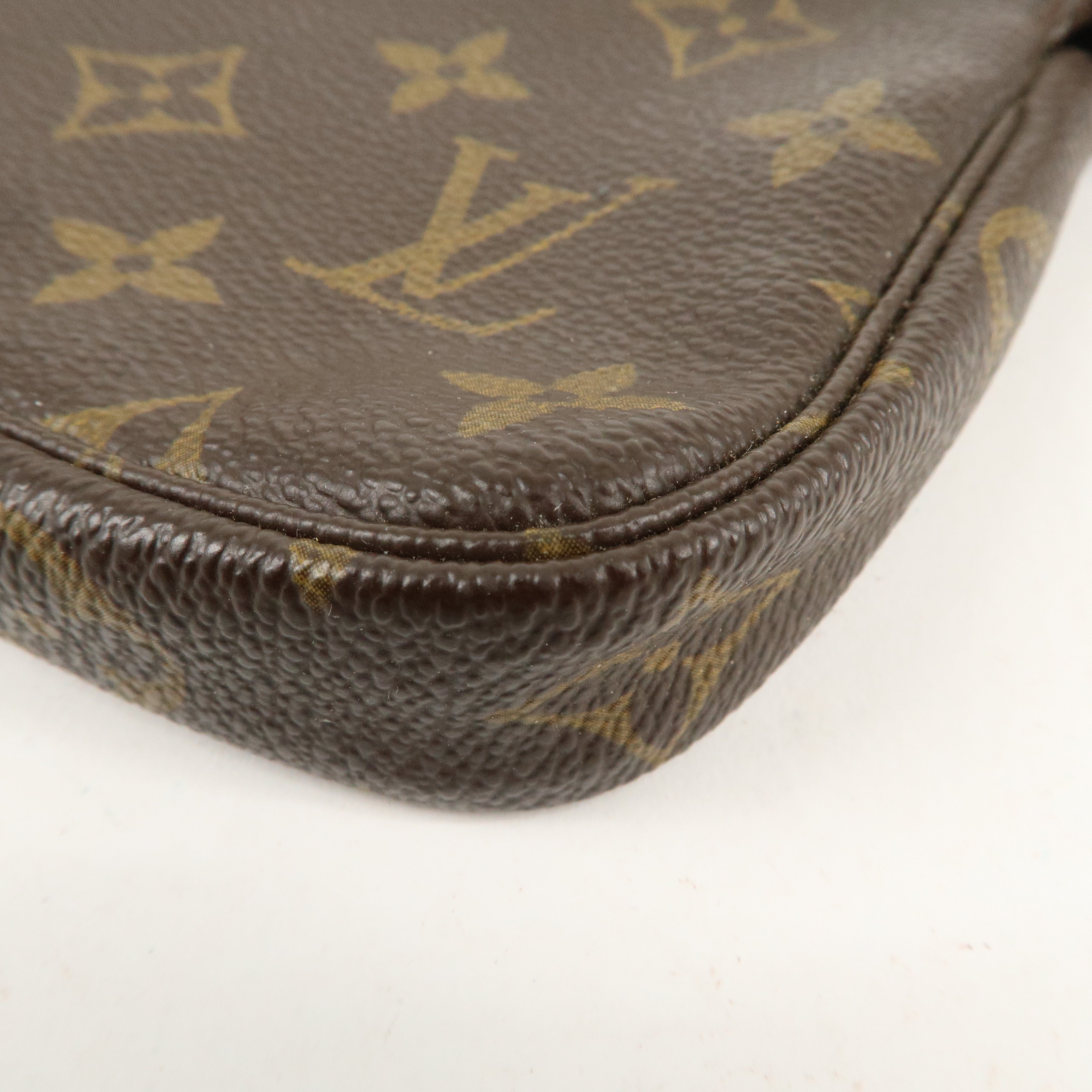 Louis Vuitton Monogram Mini Pochette Accessoires Pouch M58009