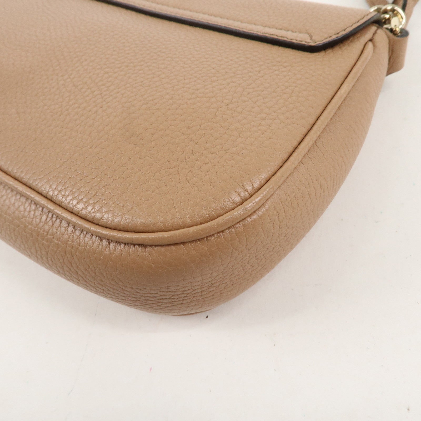 GUCCI SOHO Leather Chain Shoulder Bag Beige 536224