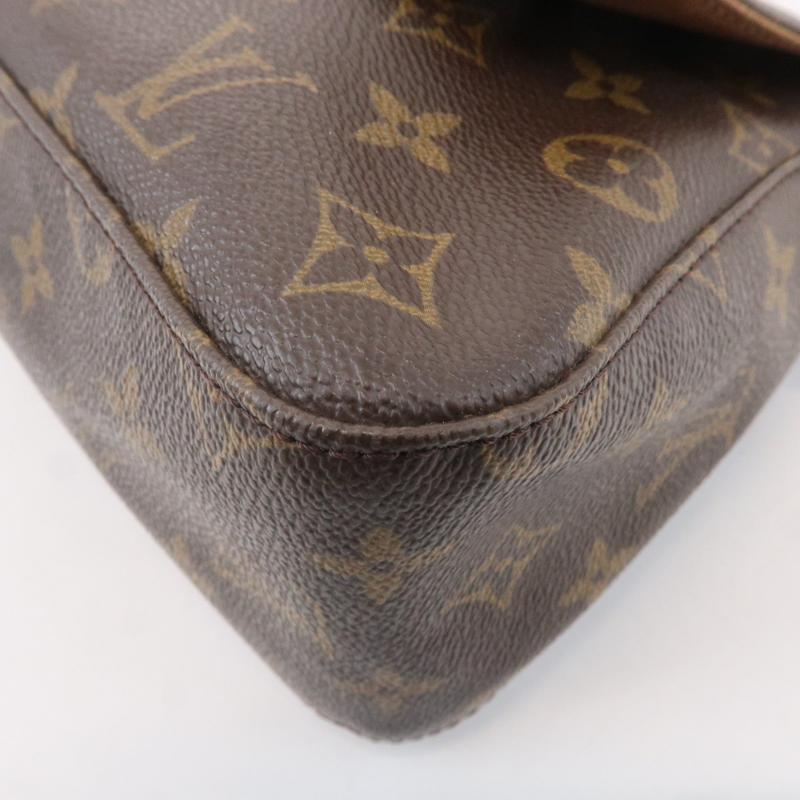 Louis Vuitton Monogram Mini Looping Shoulder Bag Hand Bag M51147