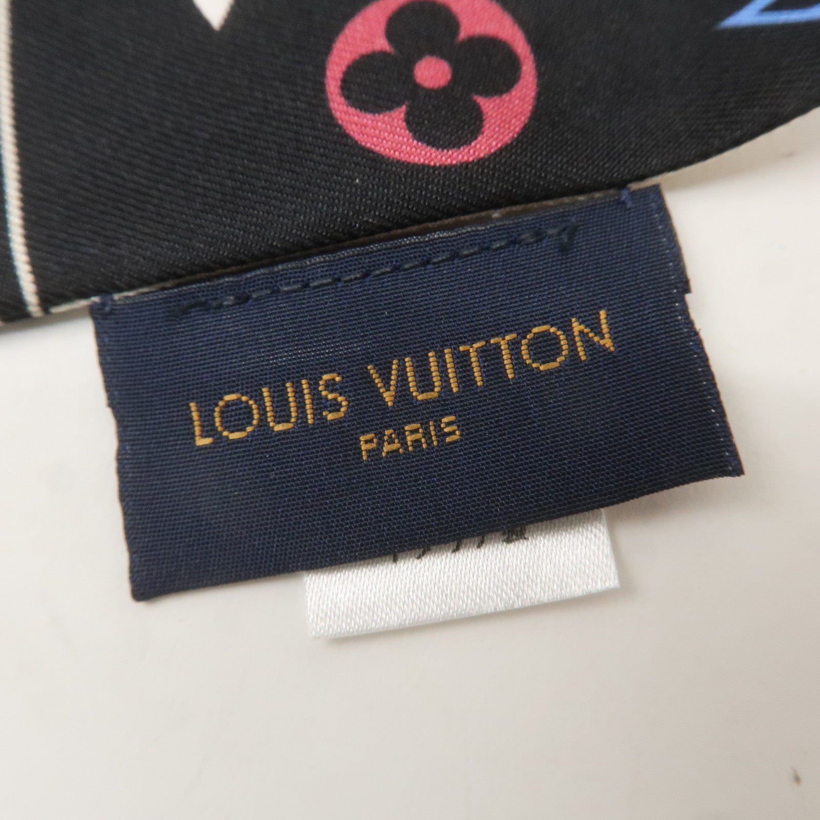 Louis Vuitton Game on Bandeau Silk 100% Scraf Black MP2904