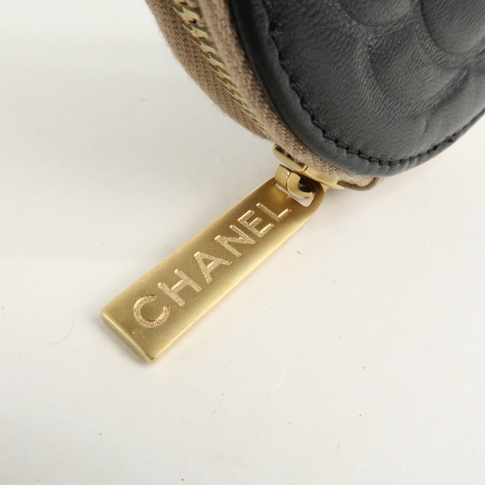 CHANEL Camelia Lamb Skin Round Zippy Coin Case Black Beige Used