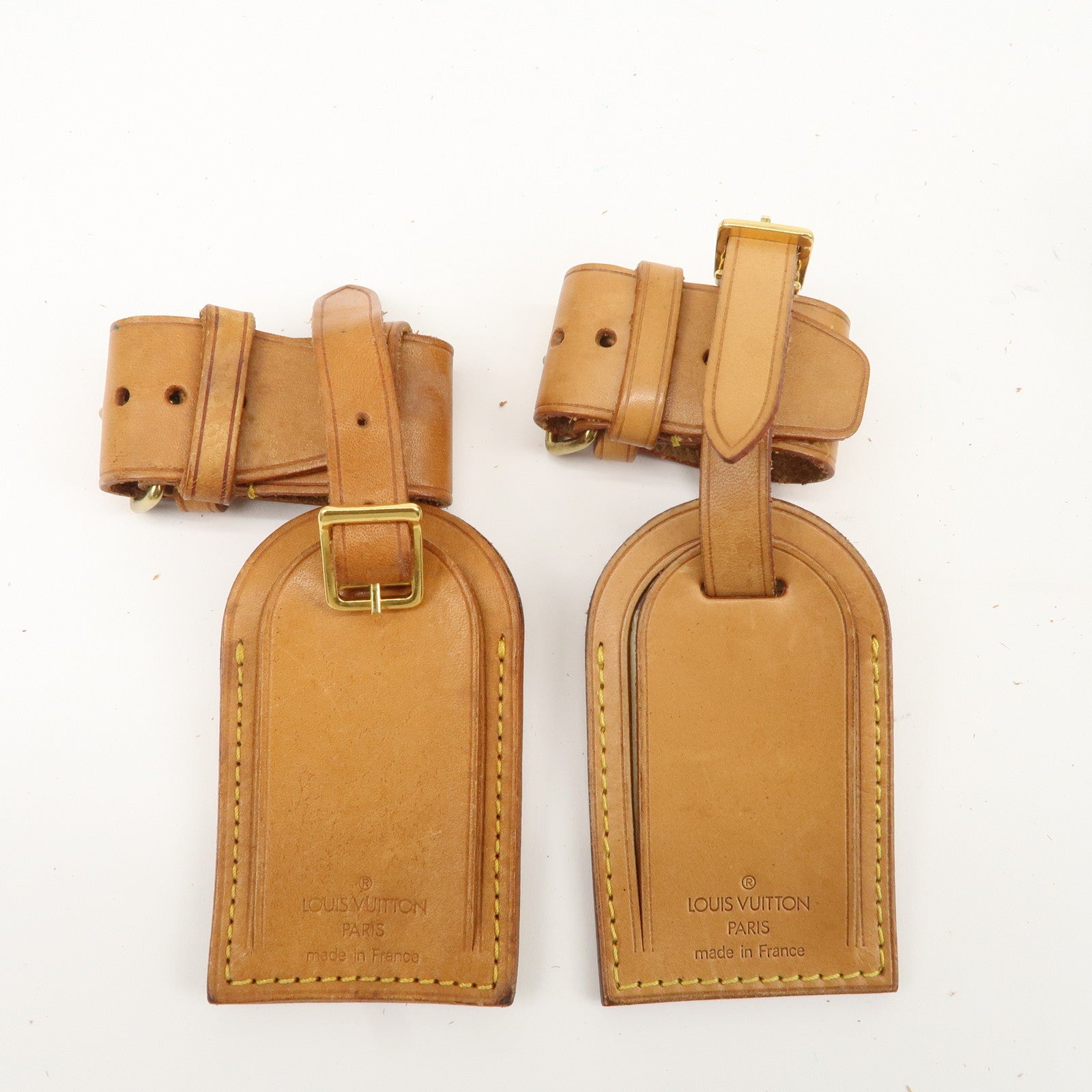 Louis Vuitton Set of 10 Leather Name Tag 
Poignet Natural Used