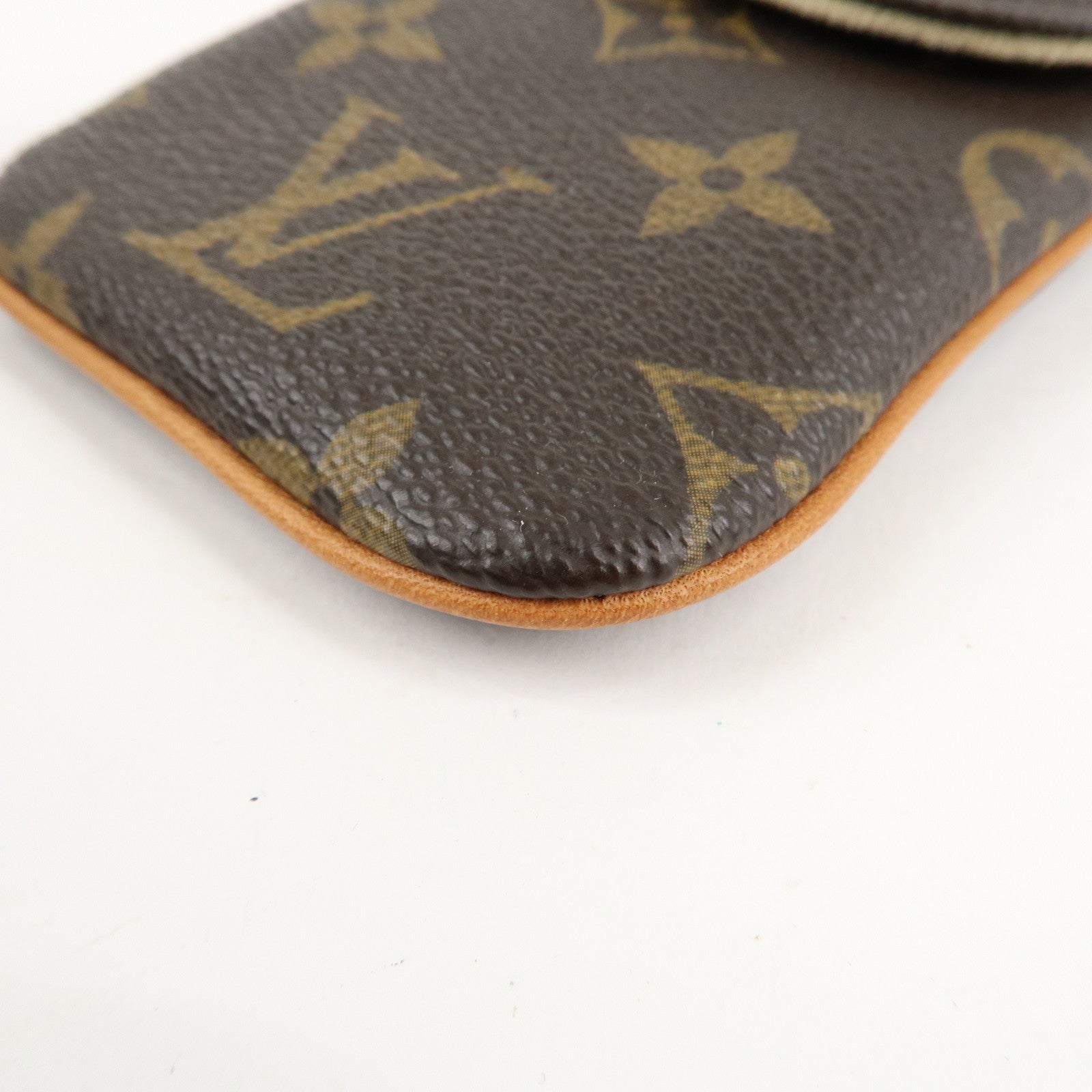 Louis Vuitton Monogram Etui Telefonne MM Brown M66546 Used