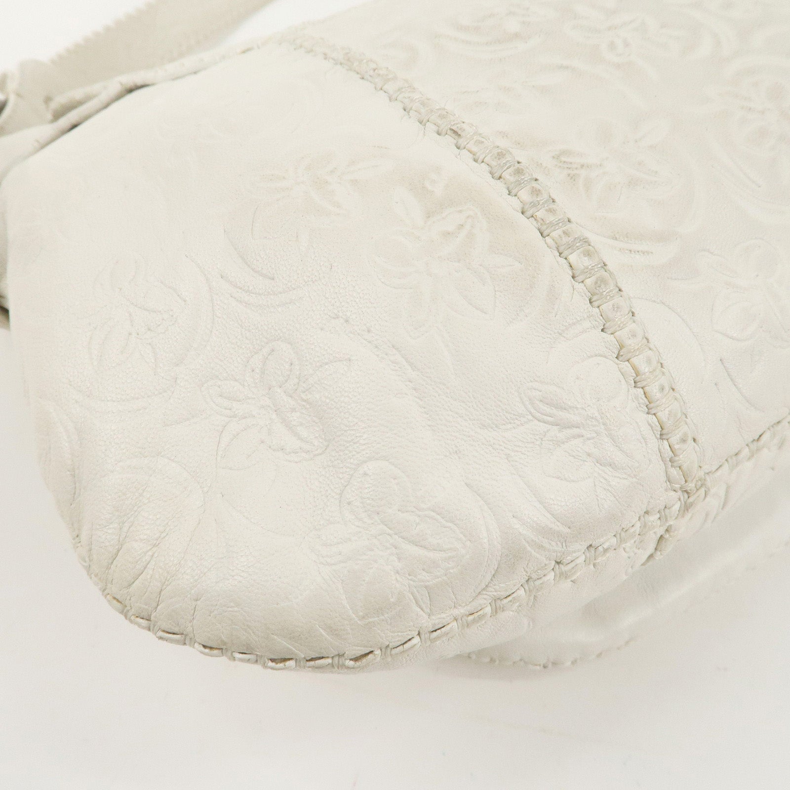 Ferragamo Leather Shoulder Bag White FG217402