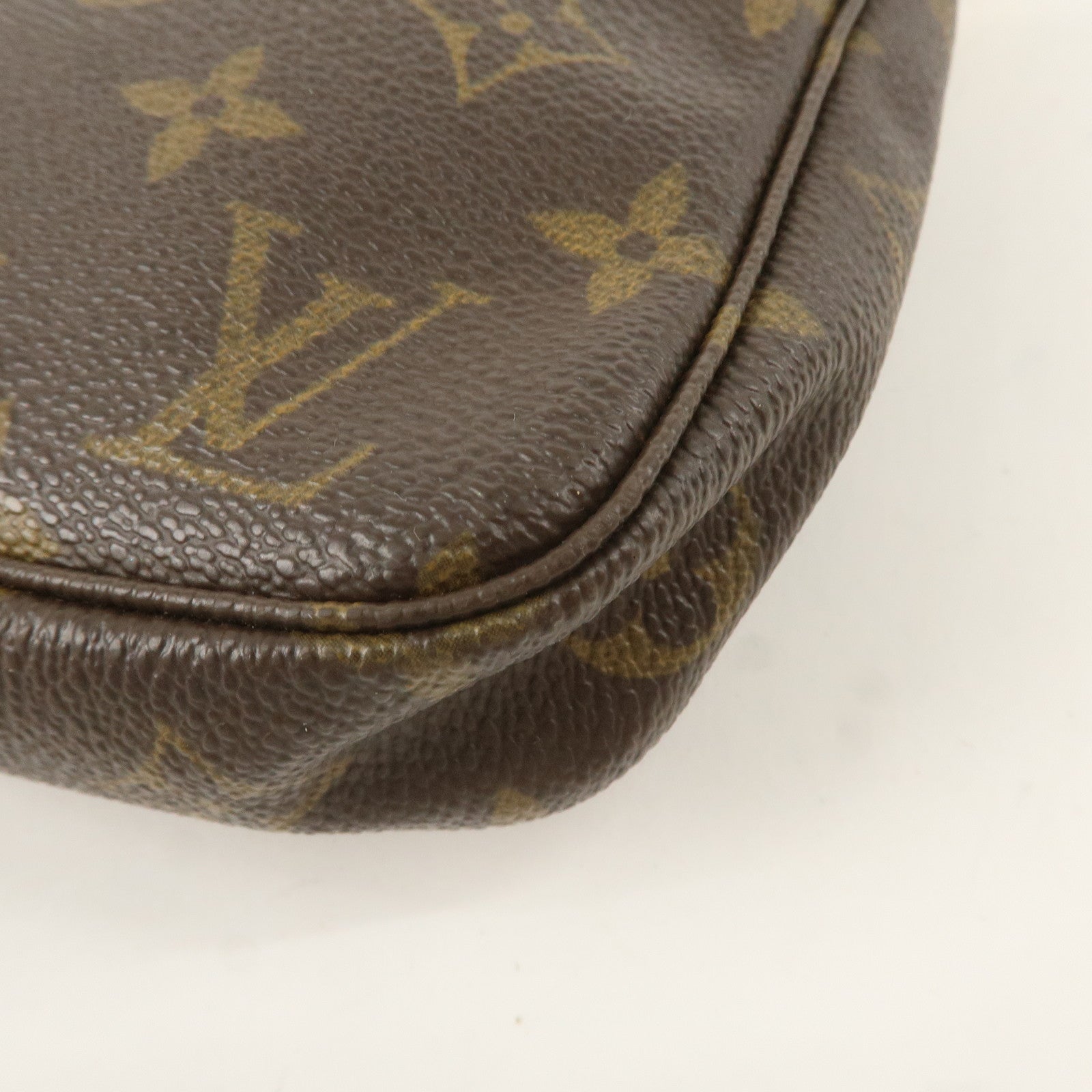 Louis Vuitton Monogram Pochette Accessoires Pouch M51980