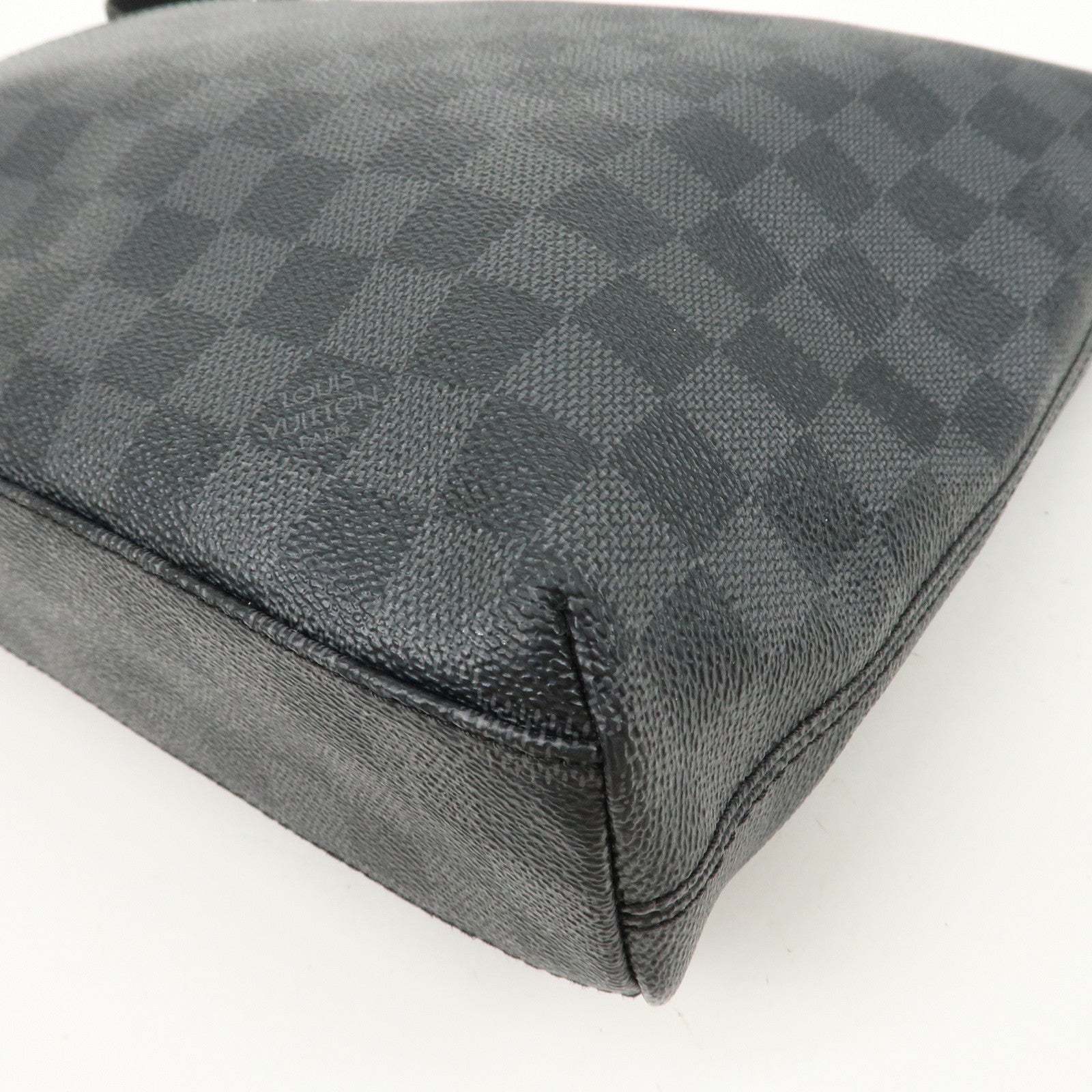 Louis Vuitton Damier Graphite Mick MM Shoulder Bag N41106