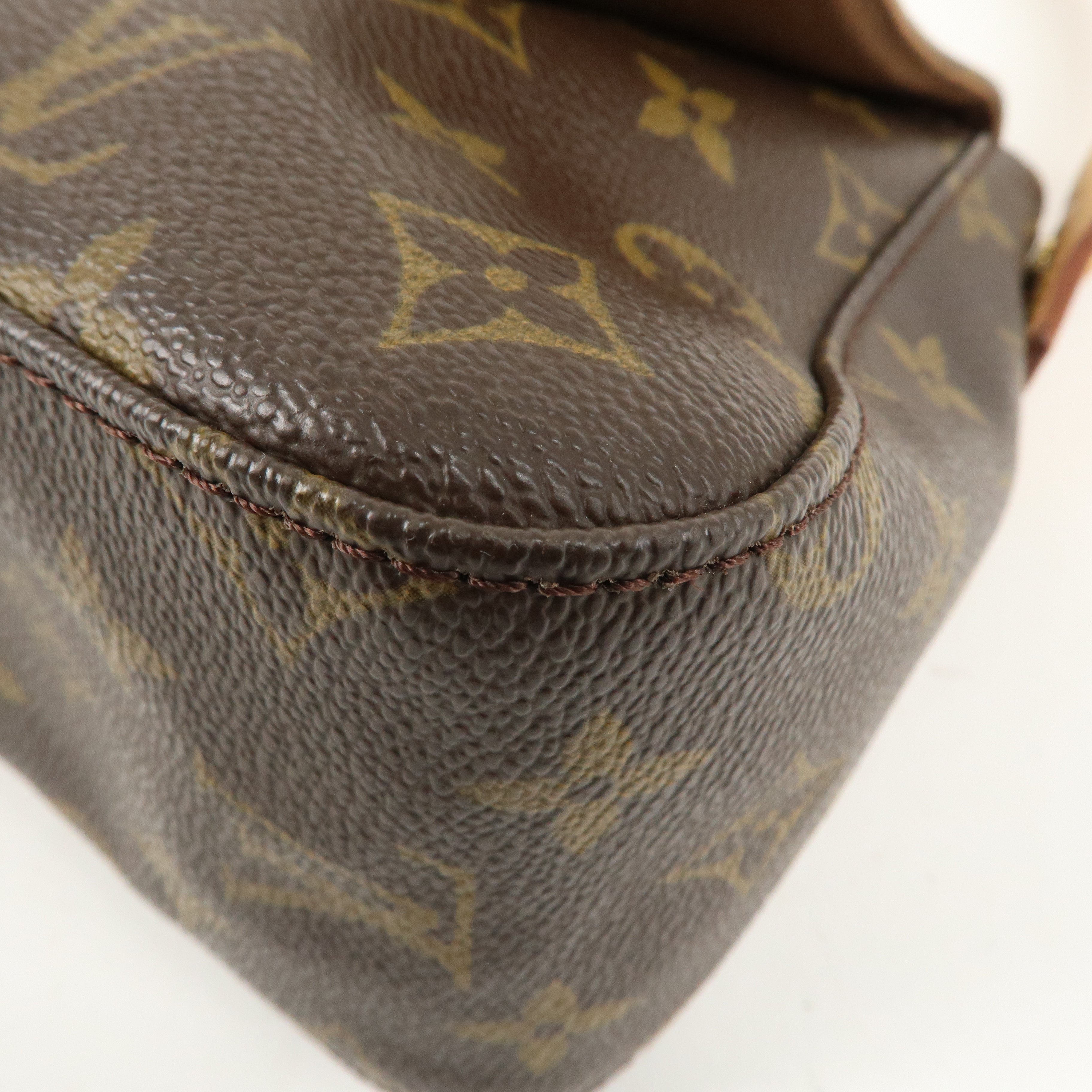 Louis Vuitton Monogram Mini Looping Shoulder Bag Hand Bag M51147