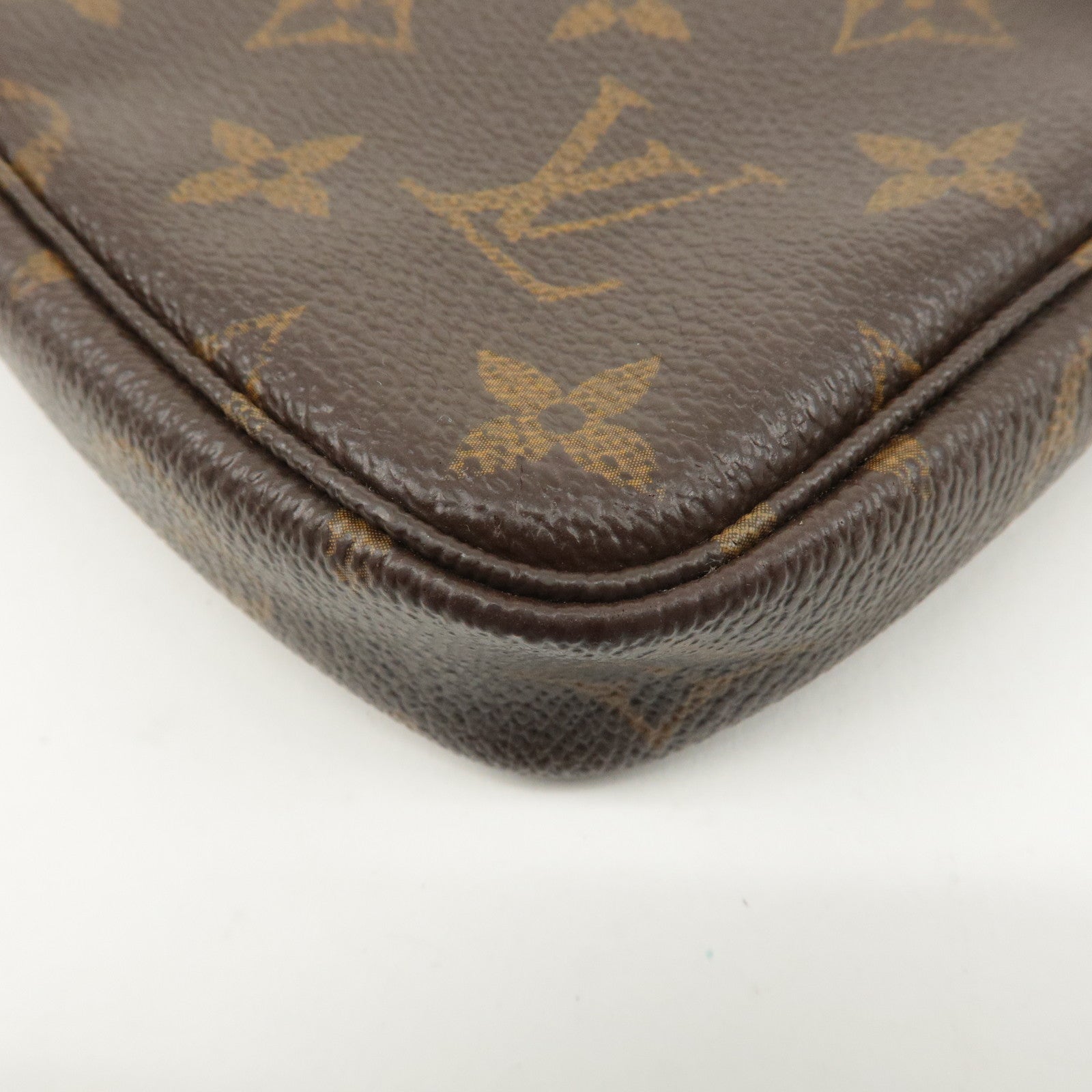 Louis Vuitton Monogram Mini Pochette Accessoires Pouch M58009