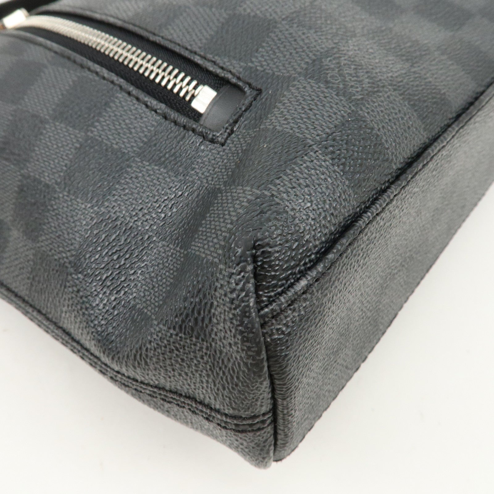 Louis Vuitton Damier Graphite Mick MM Shoulder Bag N41106