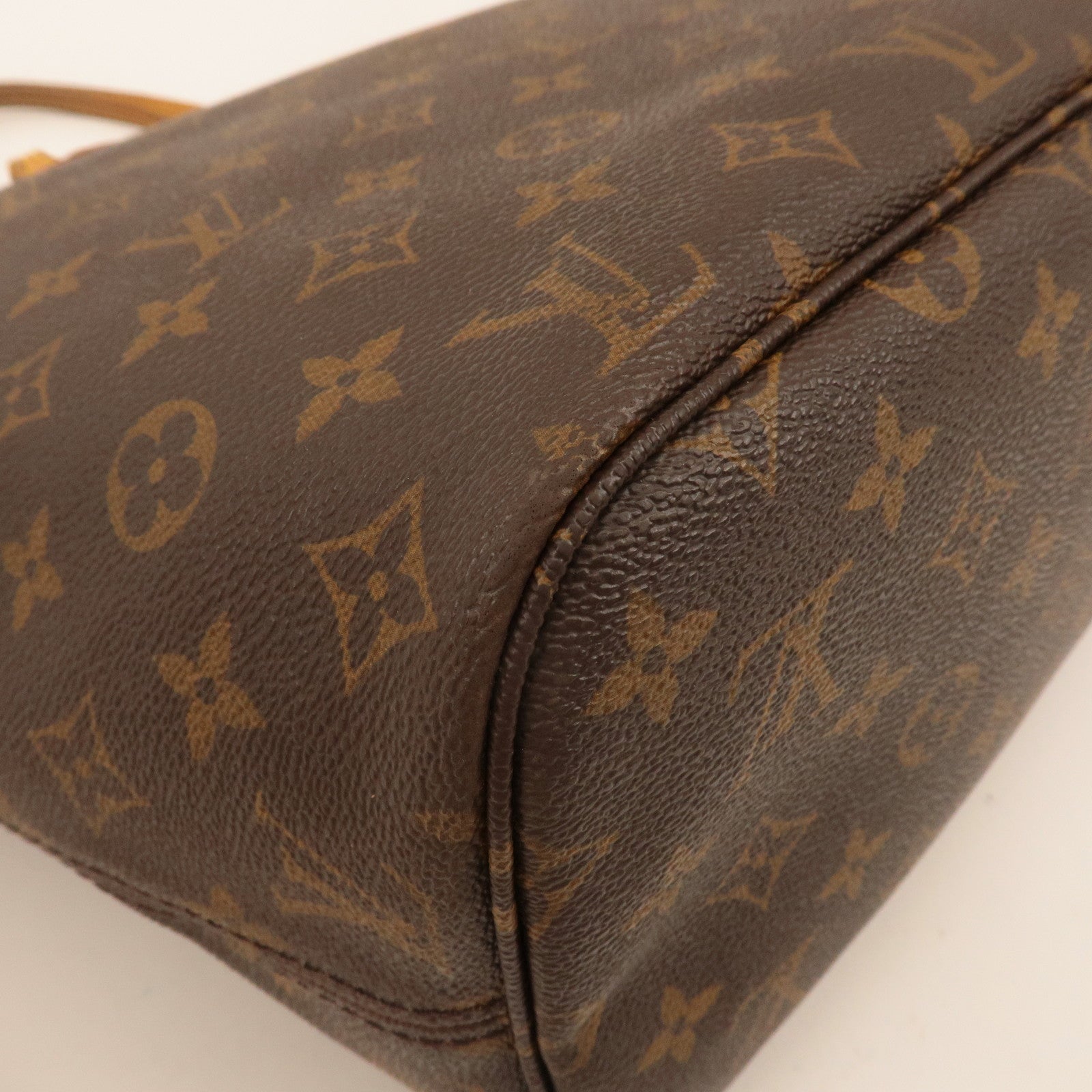 Louis Vuitton Monogram Neverfull MM Tote Bag Brown M40156