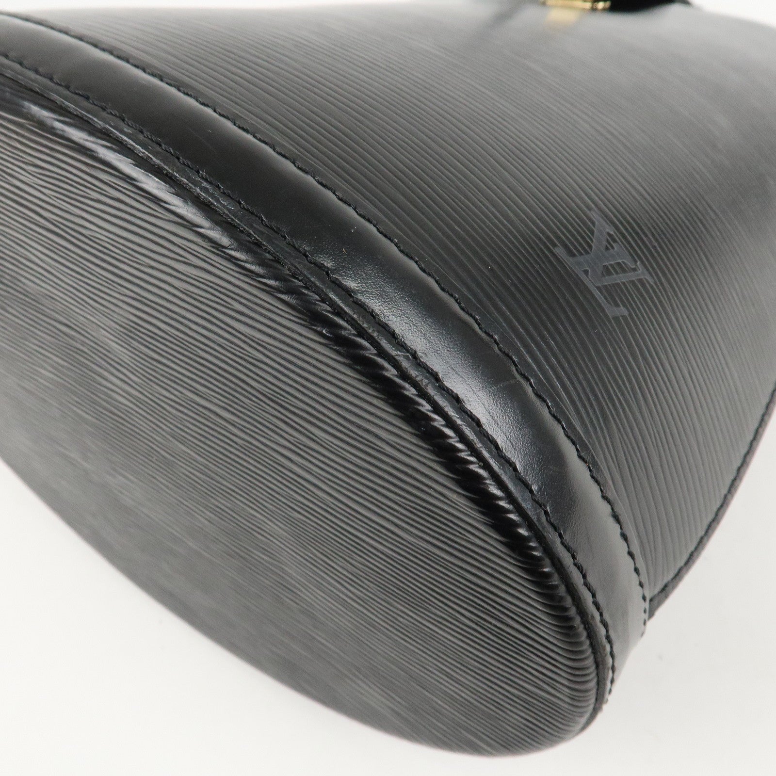 Louis Vuitton Epi Cluny Shoulder Bag Black Noir M52252