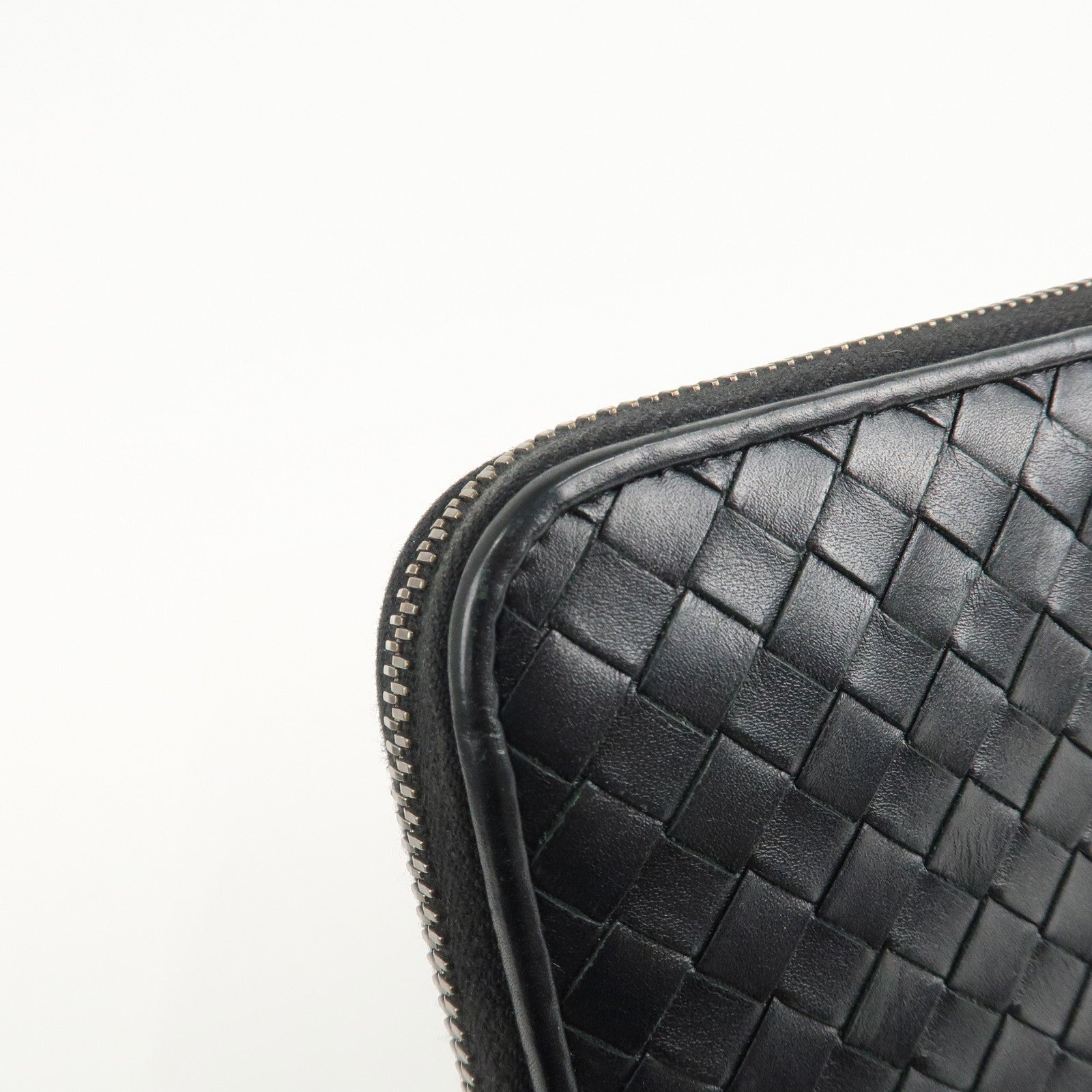 BOTTEGA VENETA Intrecciato Leather Round Zipper Wallet Black