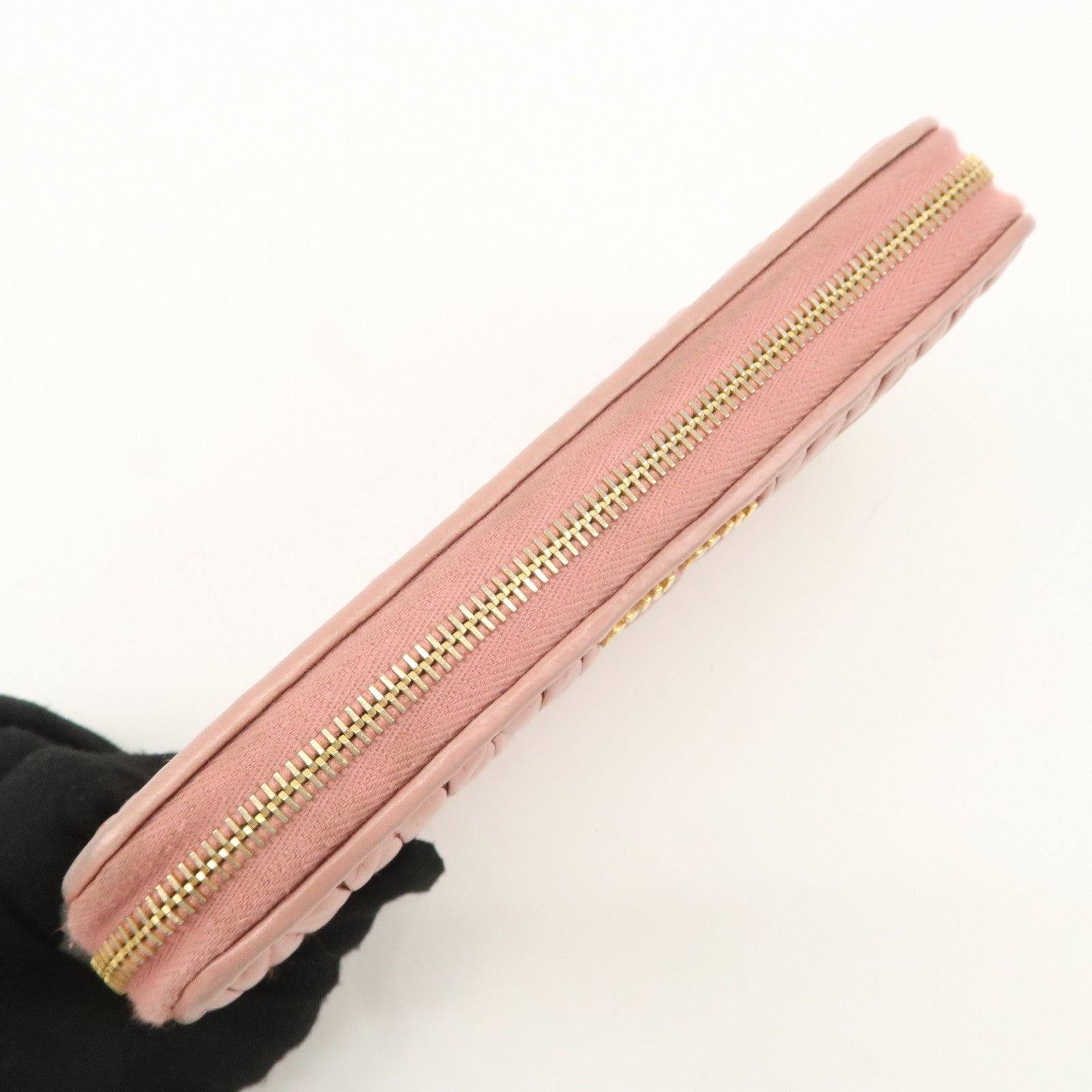 MIU MIU Matelasse Leather Round Zippy Long Wallet Pink 5ML506 Used