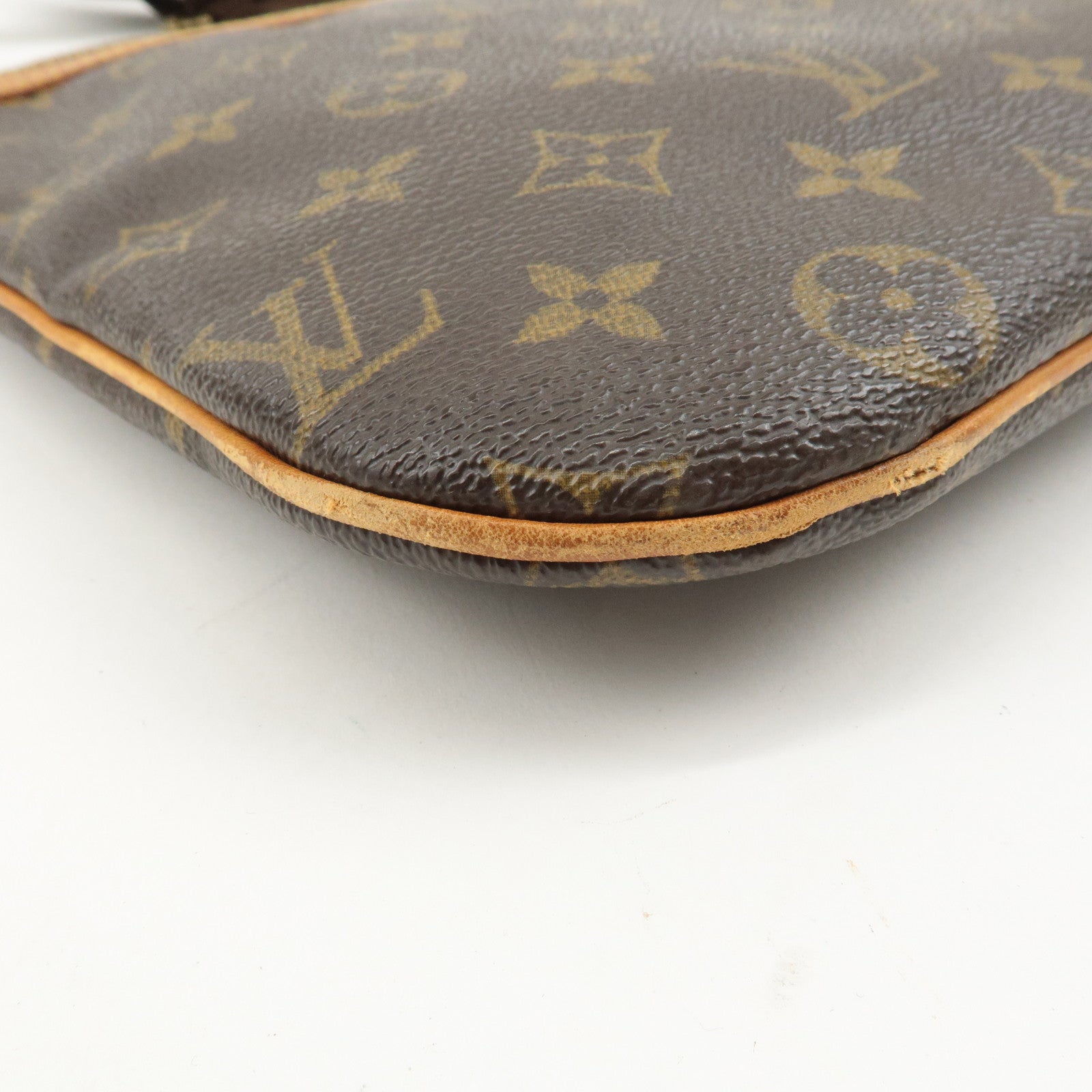 Louis Vuitton Monogram Pochette Bosphore Shoulder Bag M40044