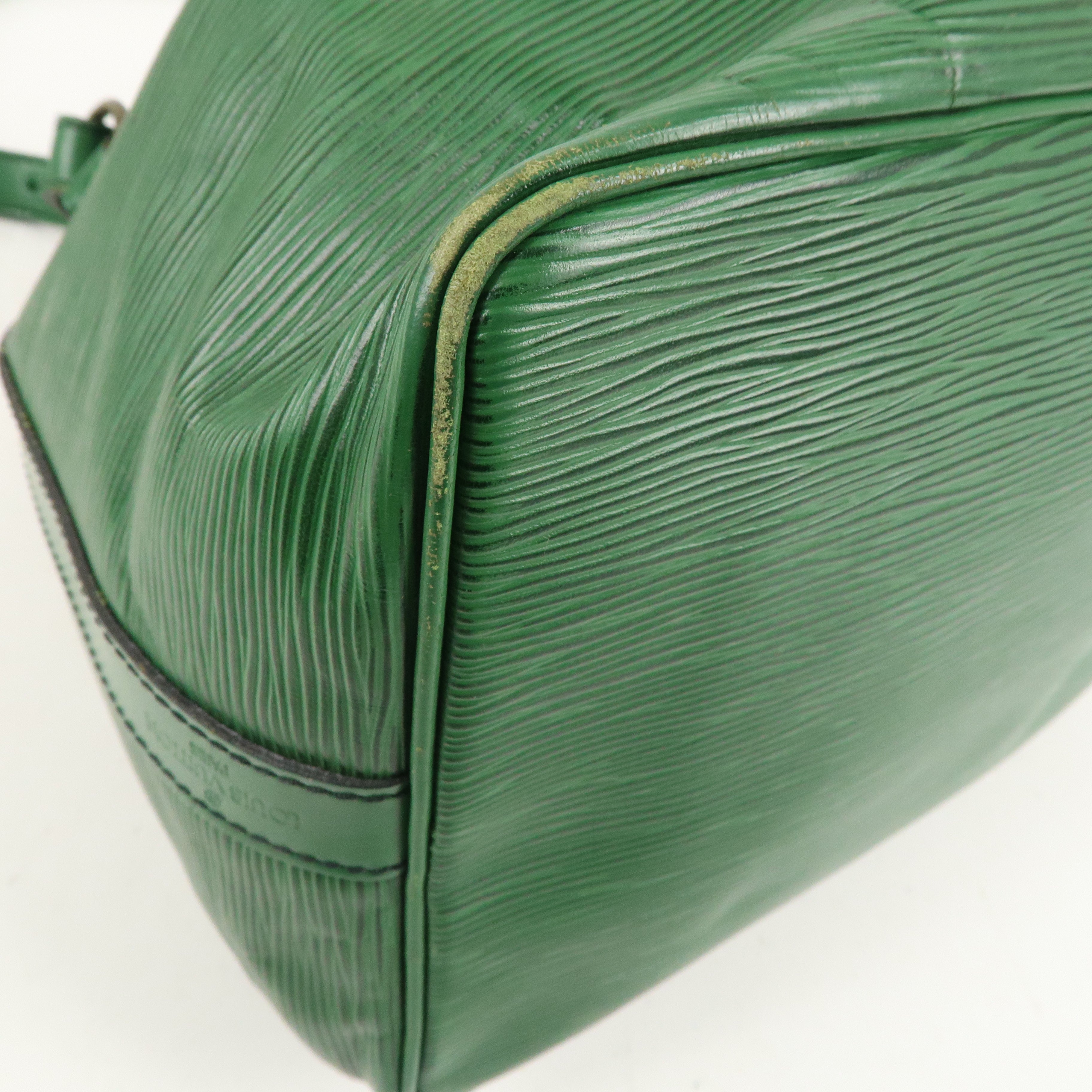 Louis Vuitton Epi Petit Noe Leather Shoulder Bag Green M44104