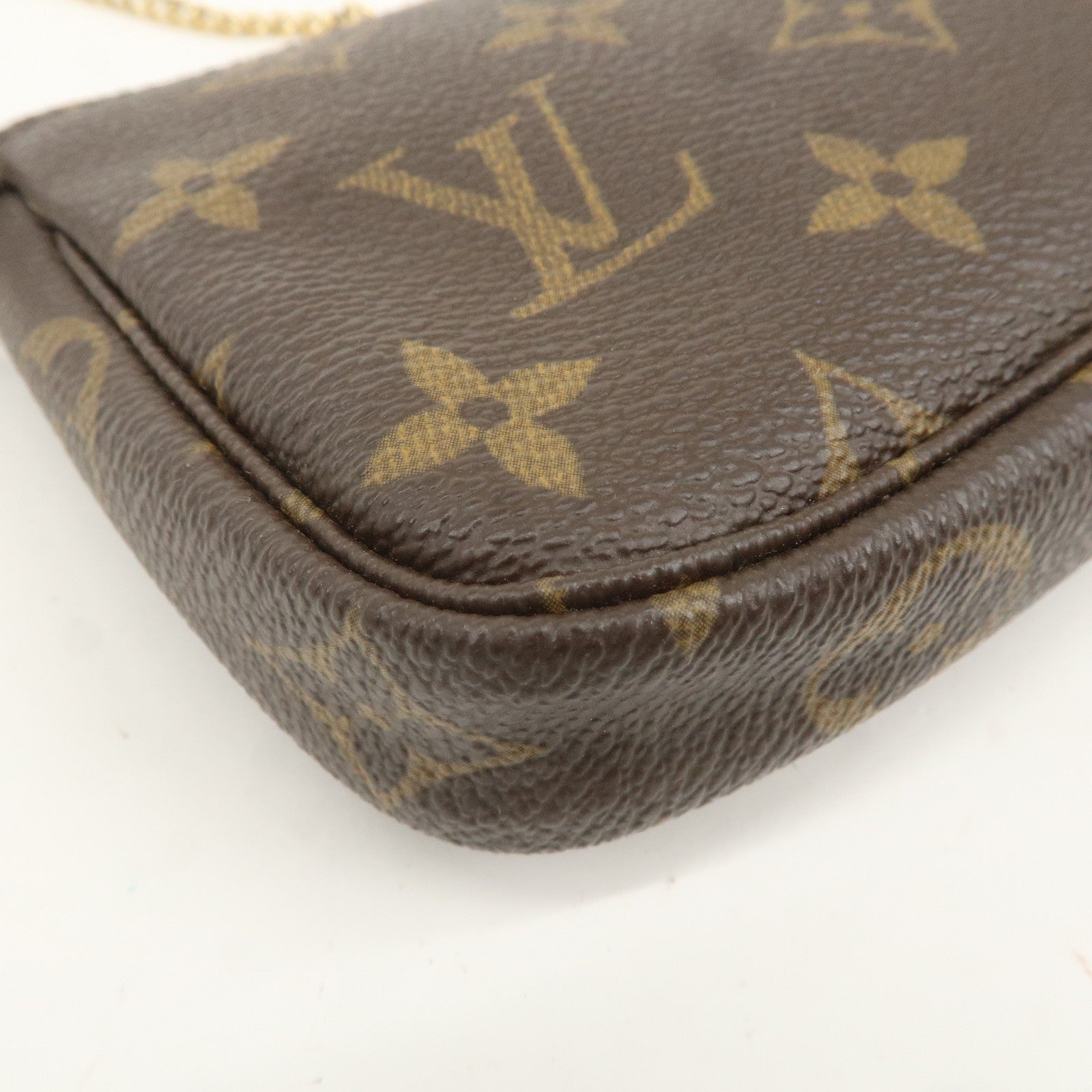 Louis Vuitton Monogram Mini Pochette Accessoires Pouch M58009