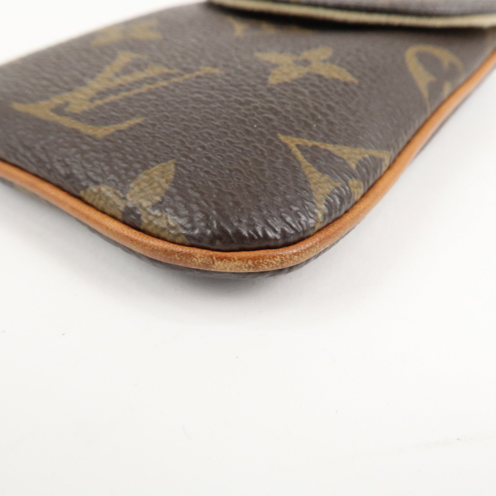 Louis Vuitton Monogram Etui Telefonne MM Brown M66546 Used