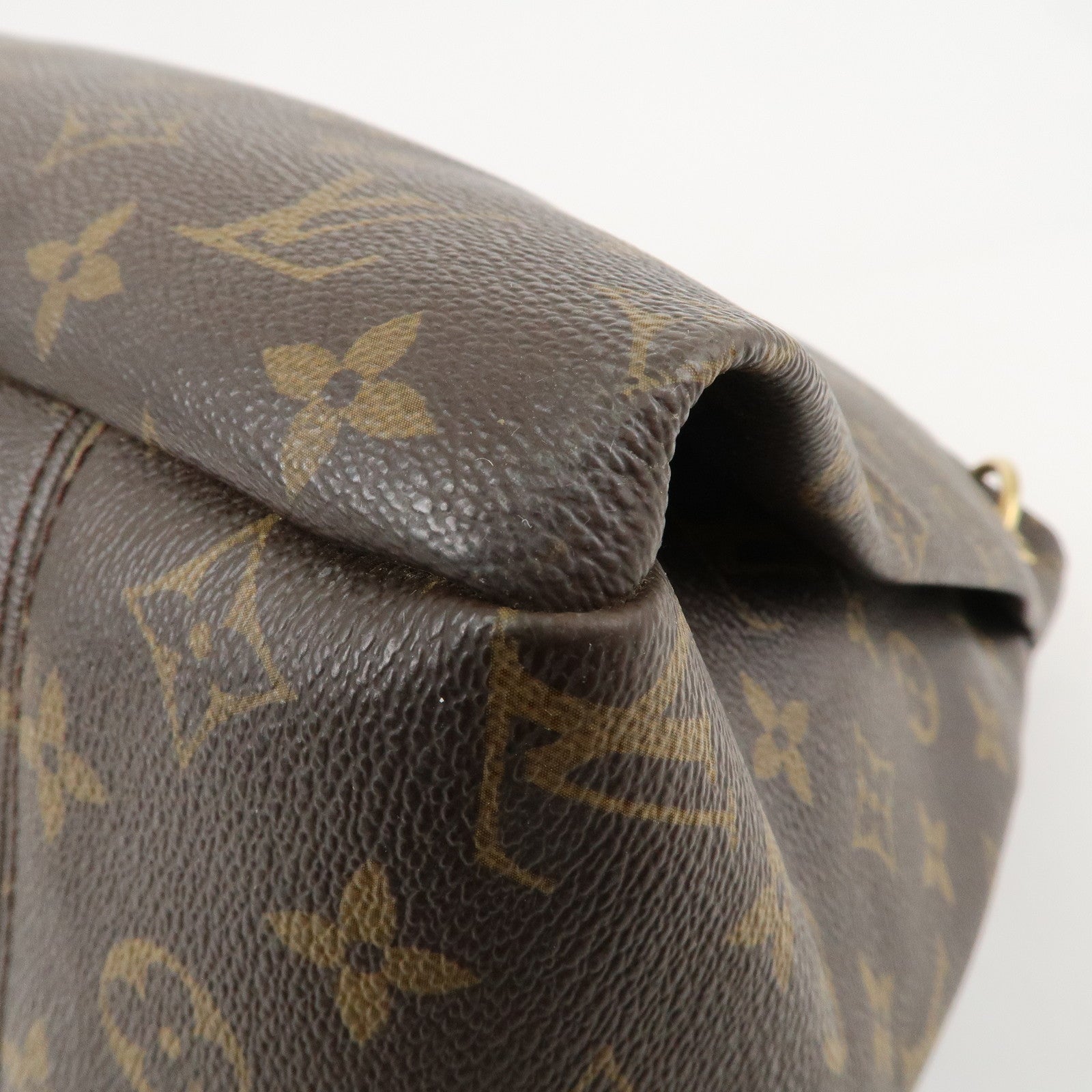 Louis Vuitton Monogram Artsy MM Shoulder Bag Brown M40249