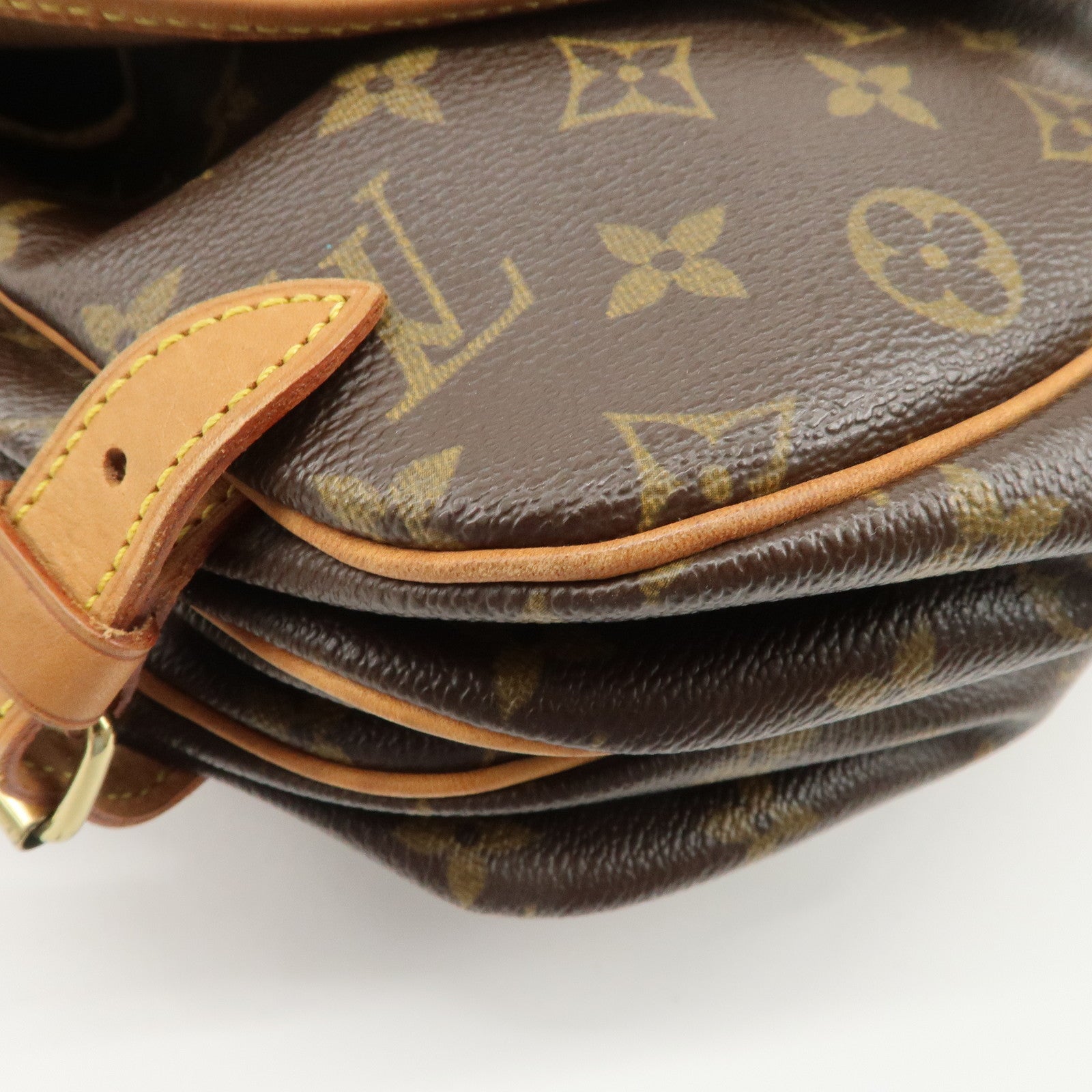 Louis Vuitton Monogram Saumur 30 Crossbody Bag Brown M42256 Used