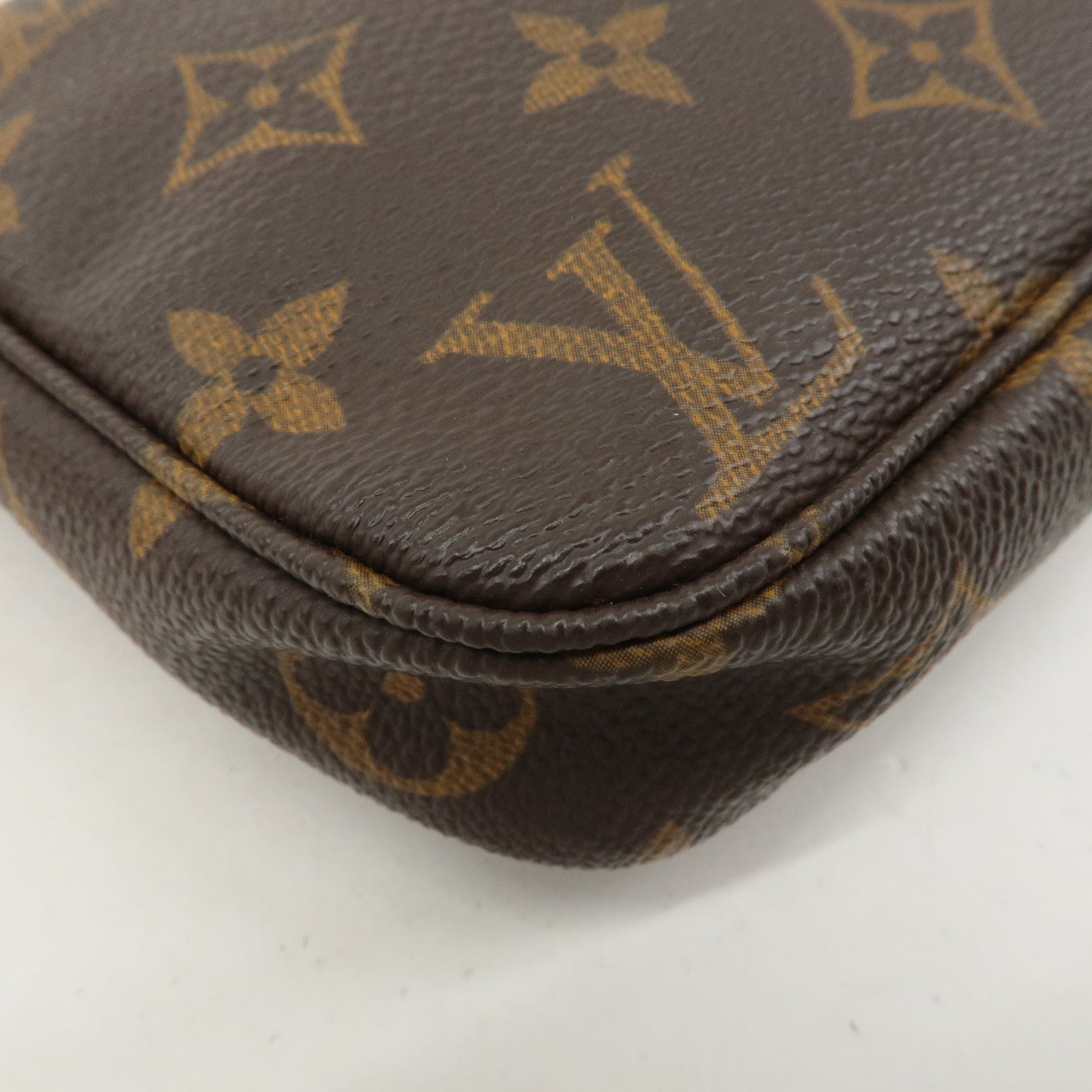 Louis Vuitton Monogram Pochette Accessoires Pouch M51980